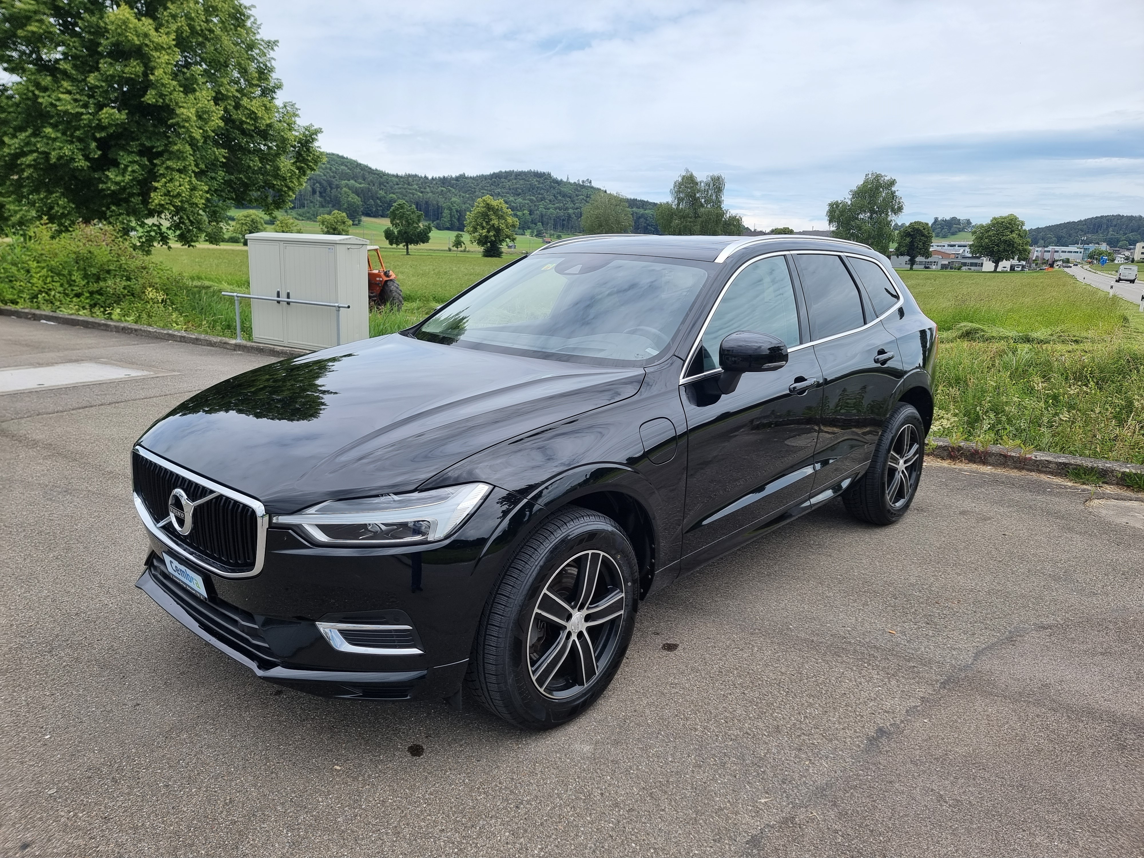 VOLVO XC60 T8 eAWD Momentum *10 JAHRE GRATIS SERVICE ODER 150000 KM,*2 JAHRE GARANTIE* AB:MFK UND SERVICE,