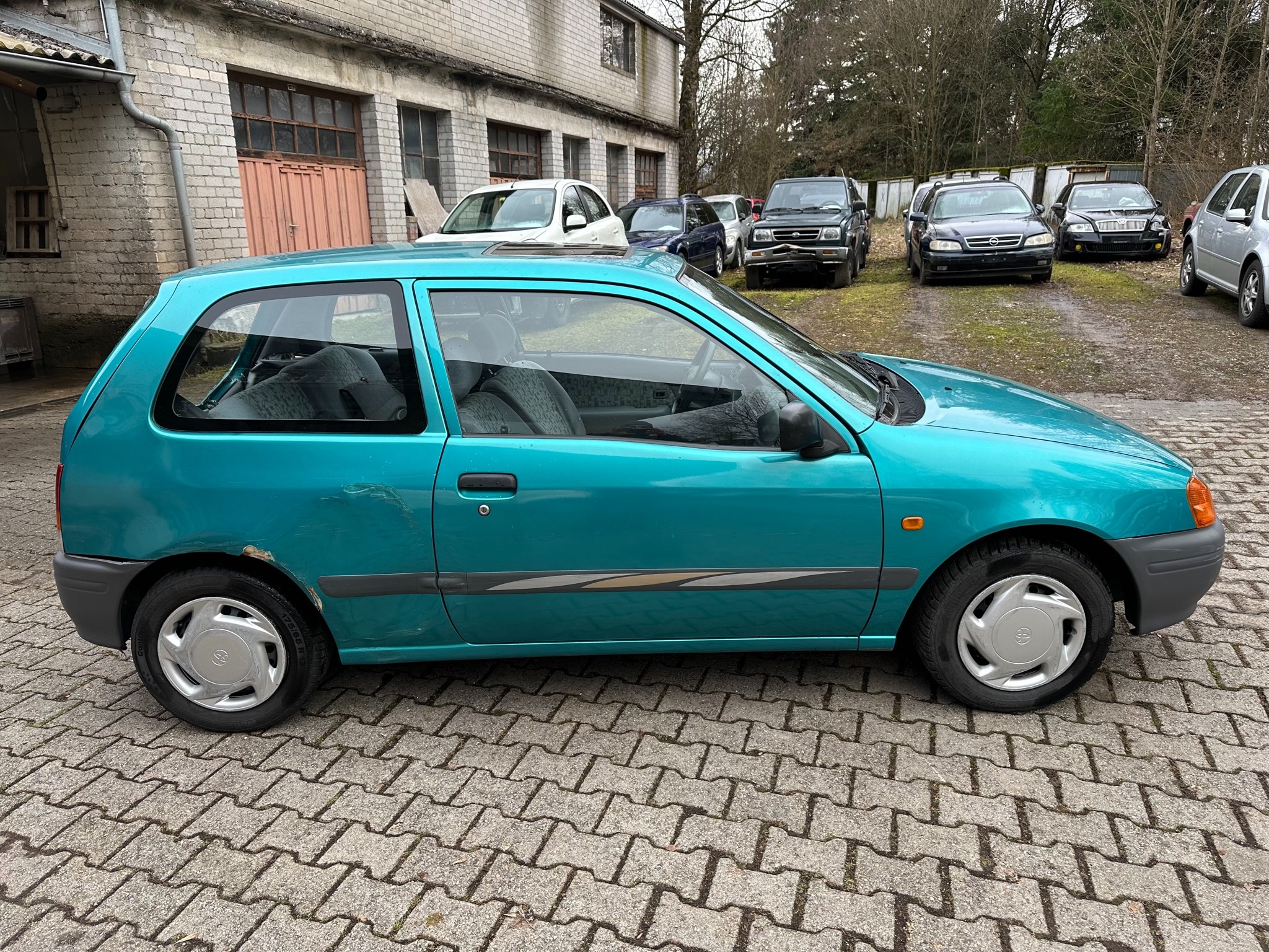 TOYOTA STARLET