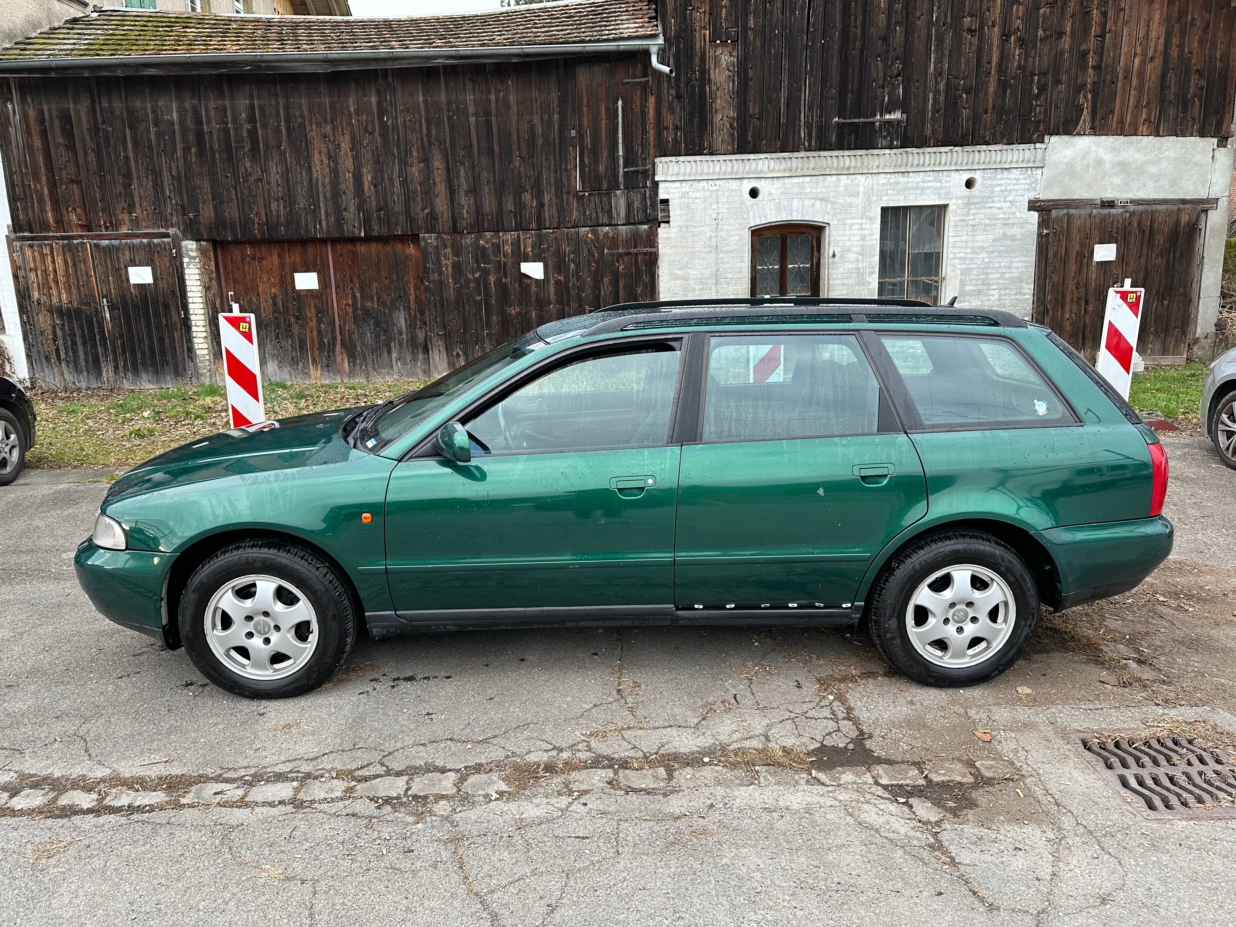 AUDI A4 Avant 2.4 quattro Ambition