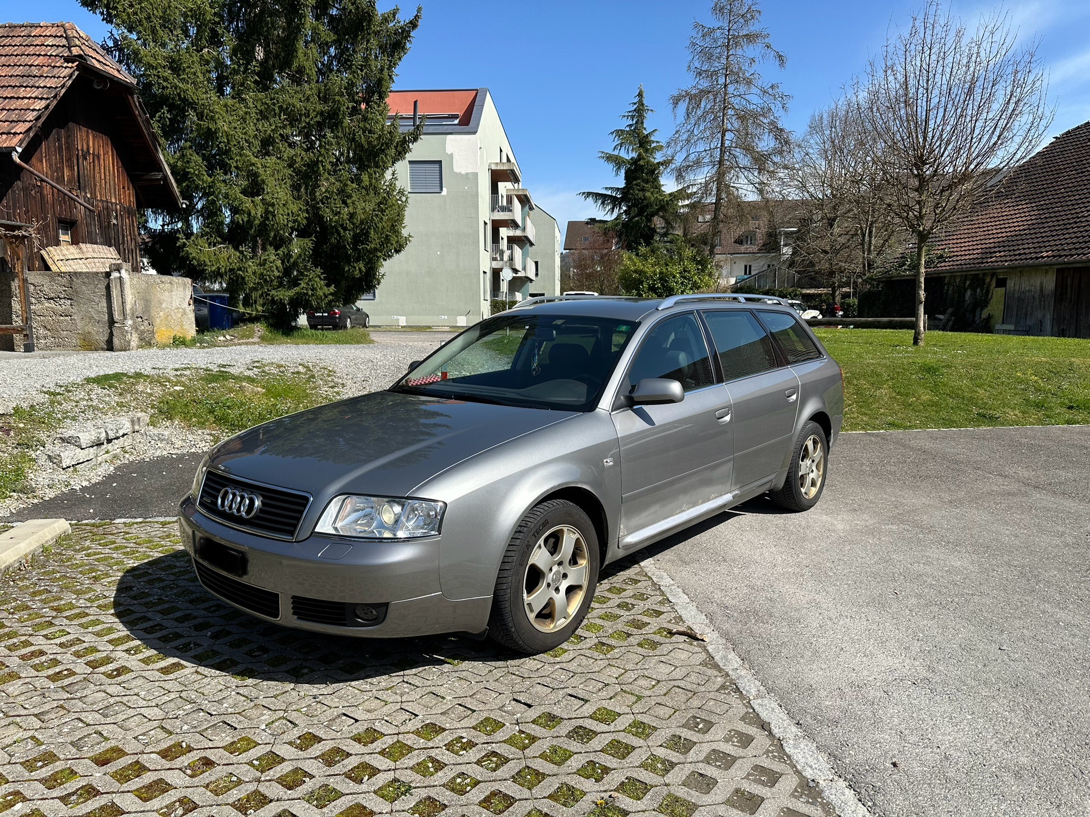 AUDI A6 Avant 2.4 quattro