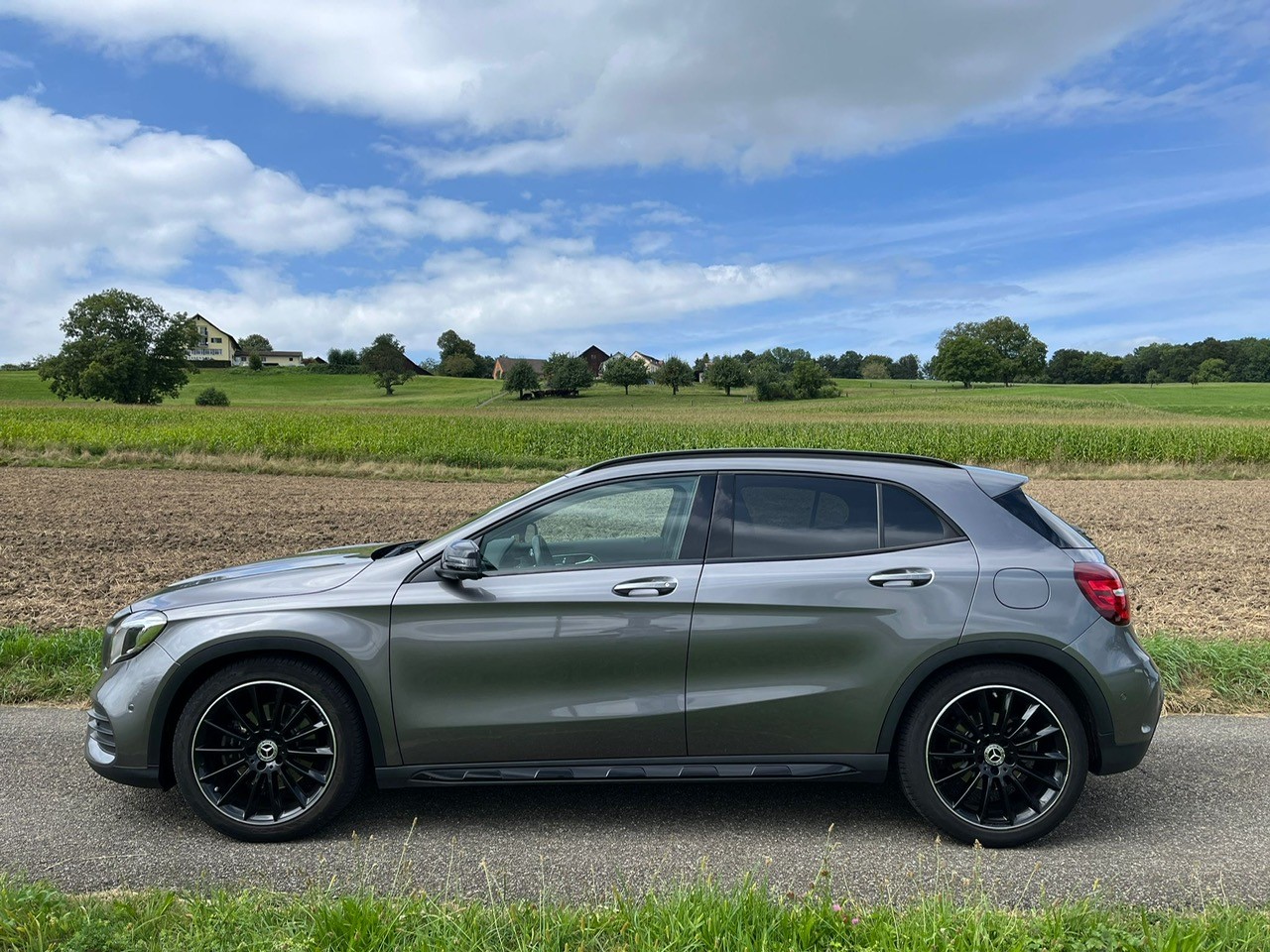 MERCEDES-BENZ GLA 250 4Matic AMG Line