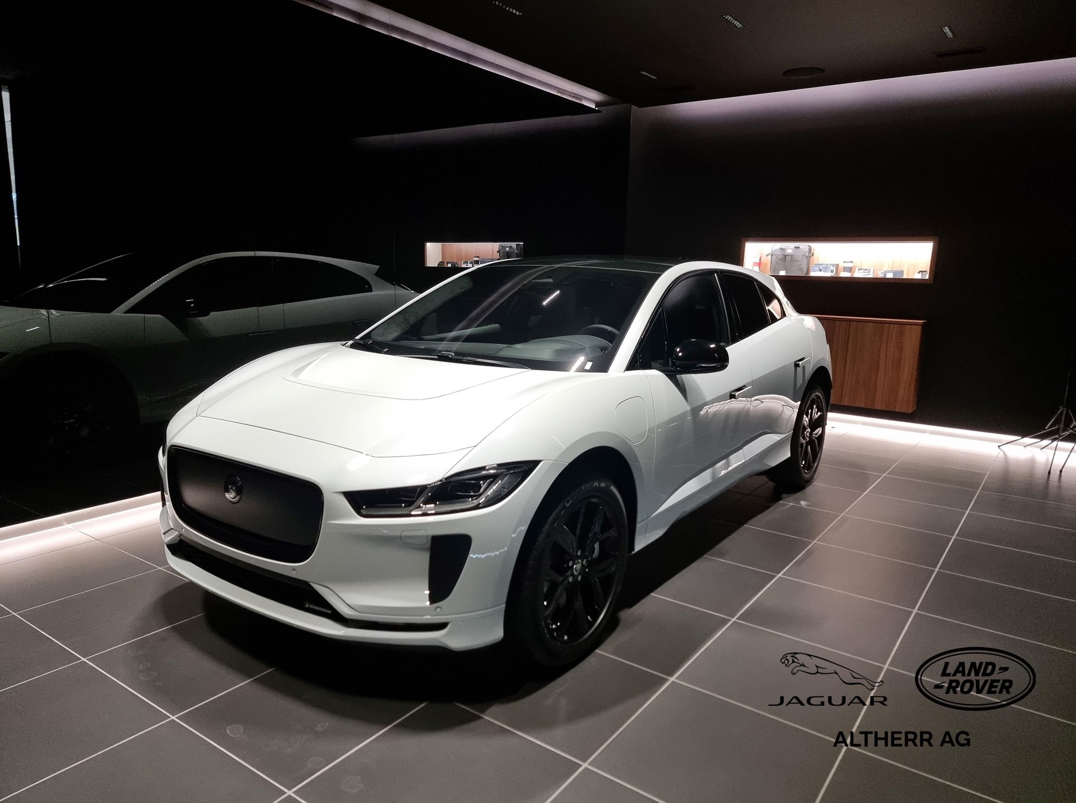 JAGUAR I-Pace EV400 R-Dynamic HSE AWD