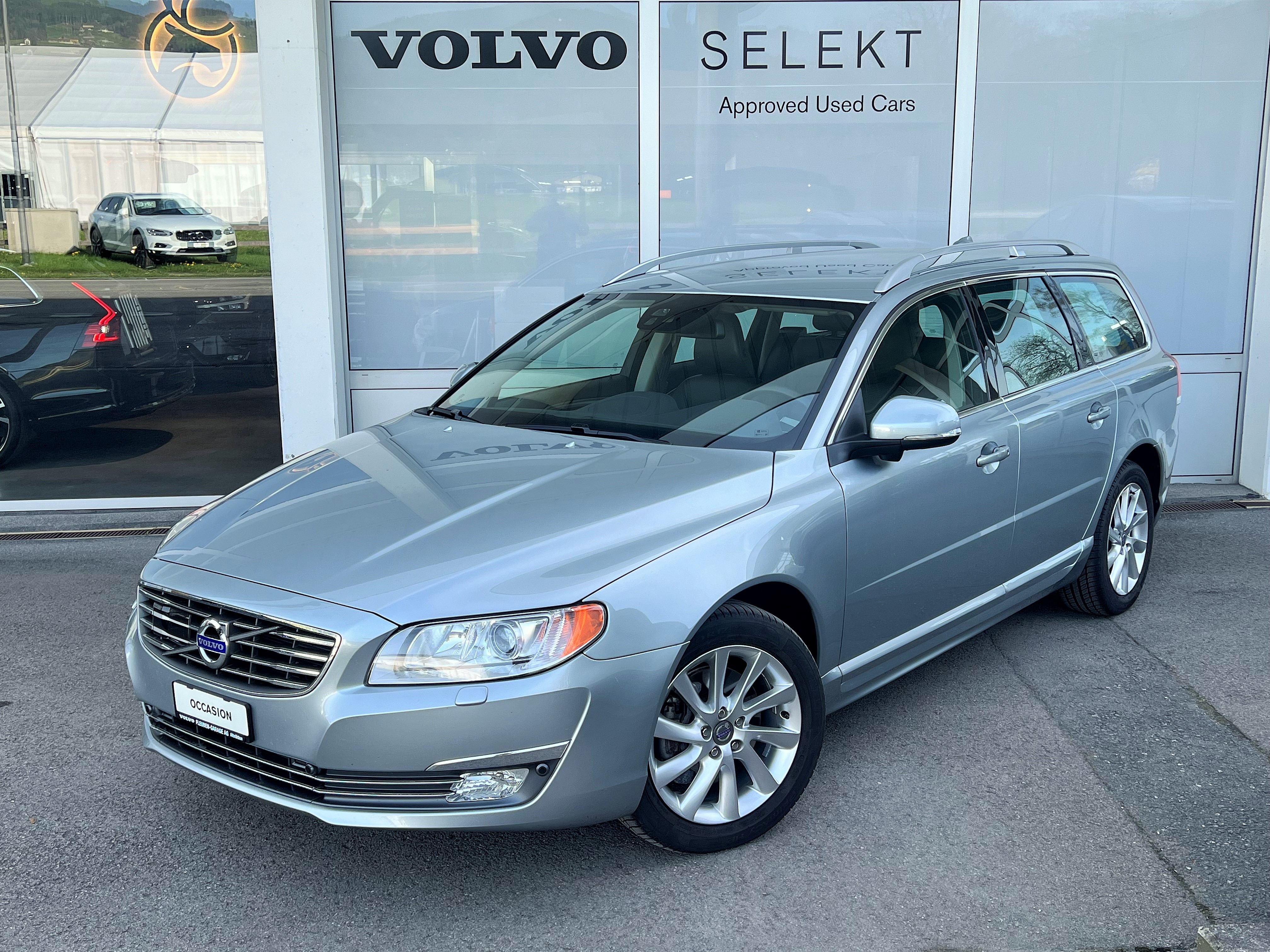 VOLVO V70 D4 AWD Summum