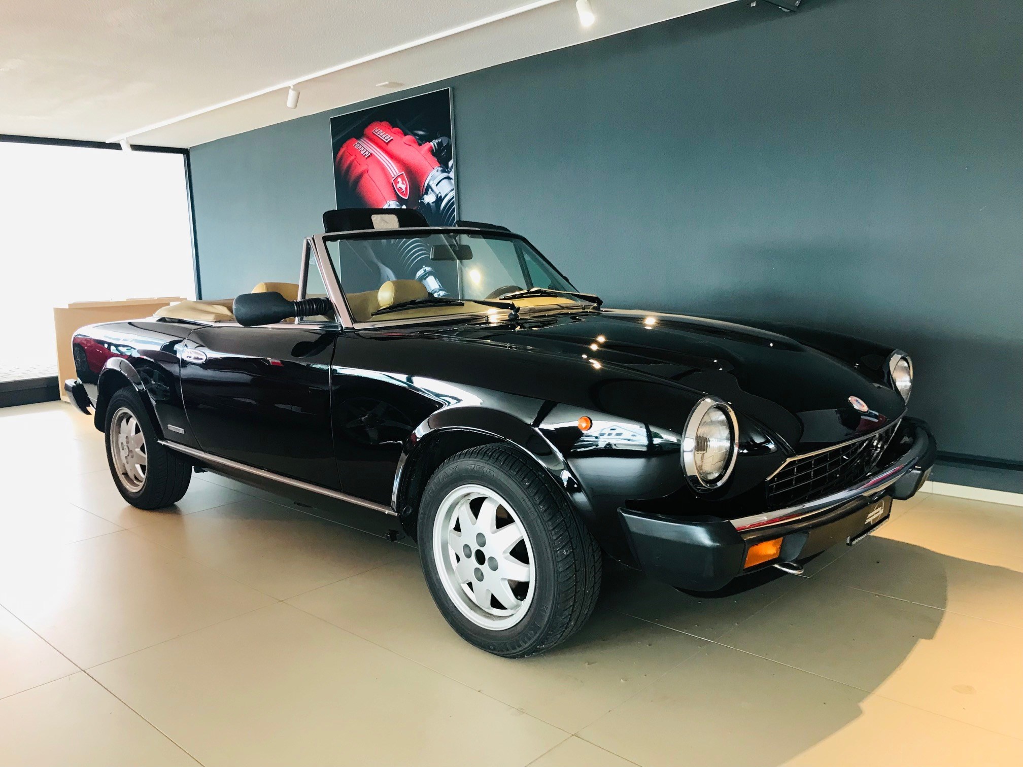 FIAT 124 Spider Pinifarina Europa 2.0 ie