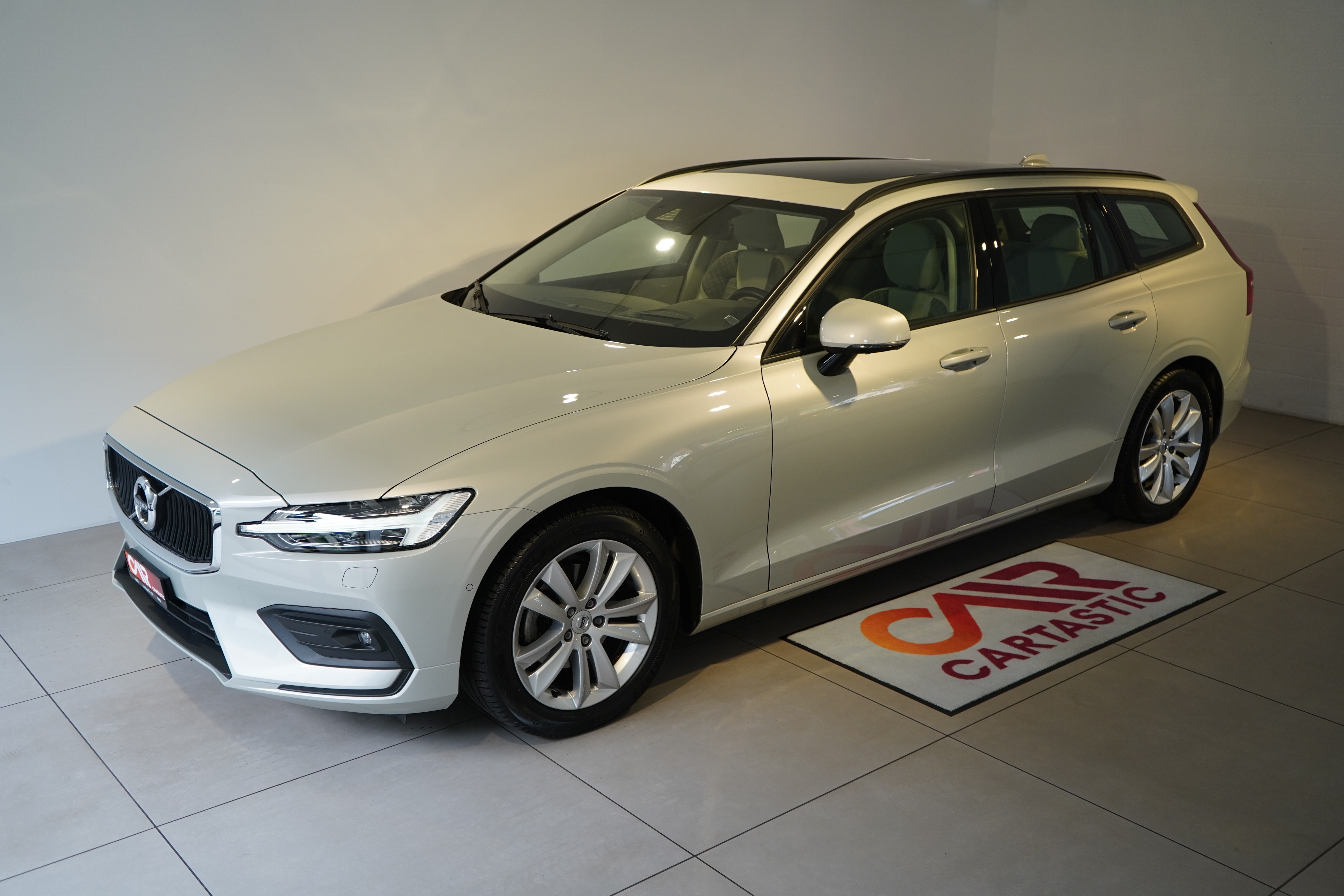 VOLVO V60 D4 Momentum