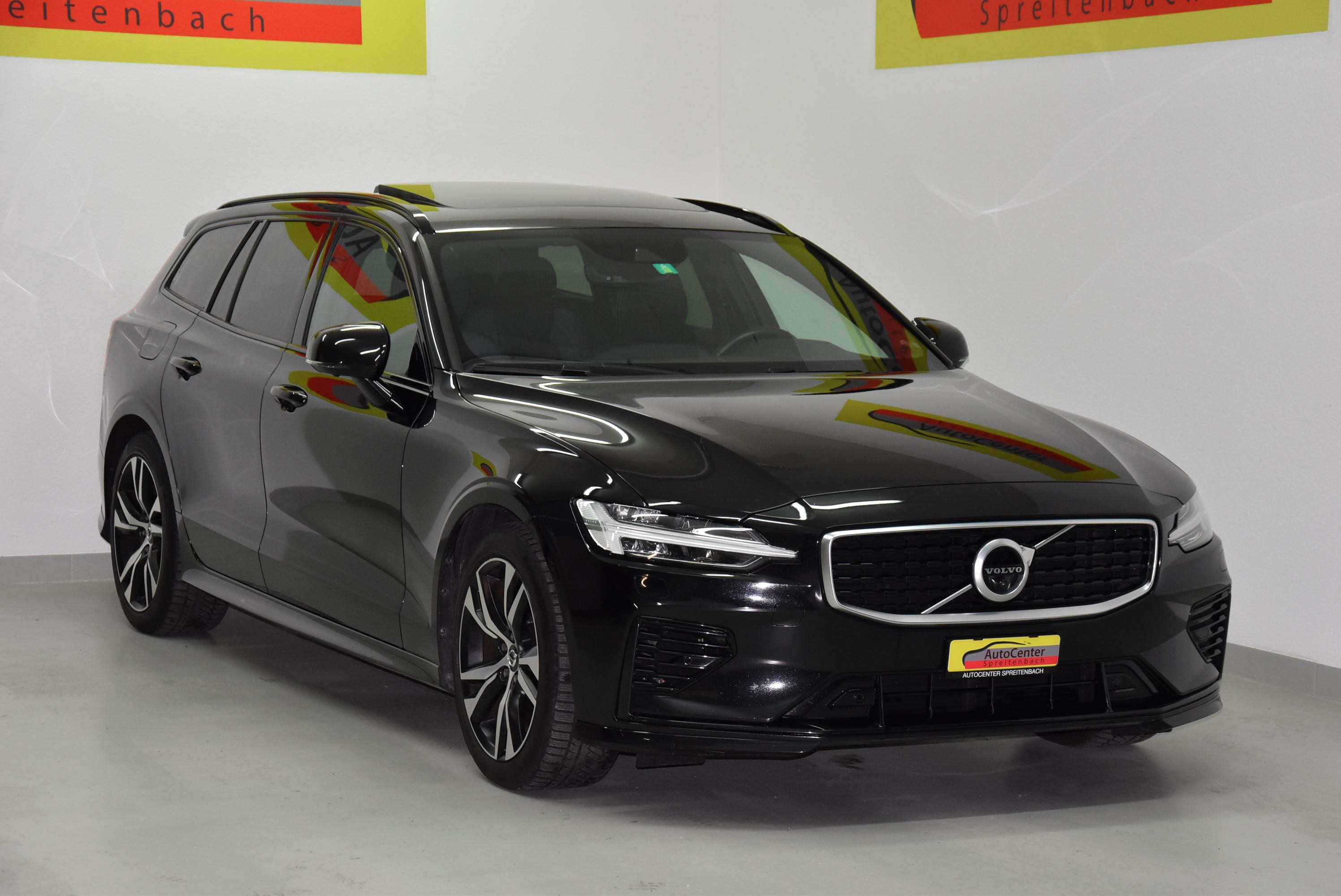 VOLVO V60 T8 eAWD Twin Engine R-Design Geartronic