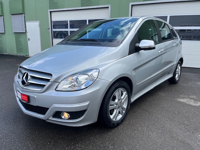 MERCEDES-BENZ B 180 My Star Autotronic