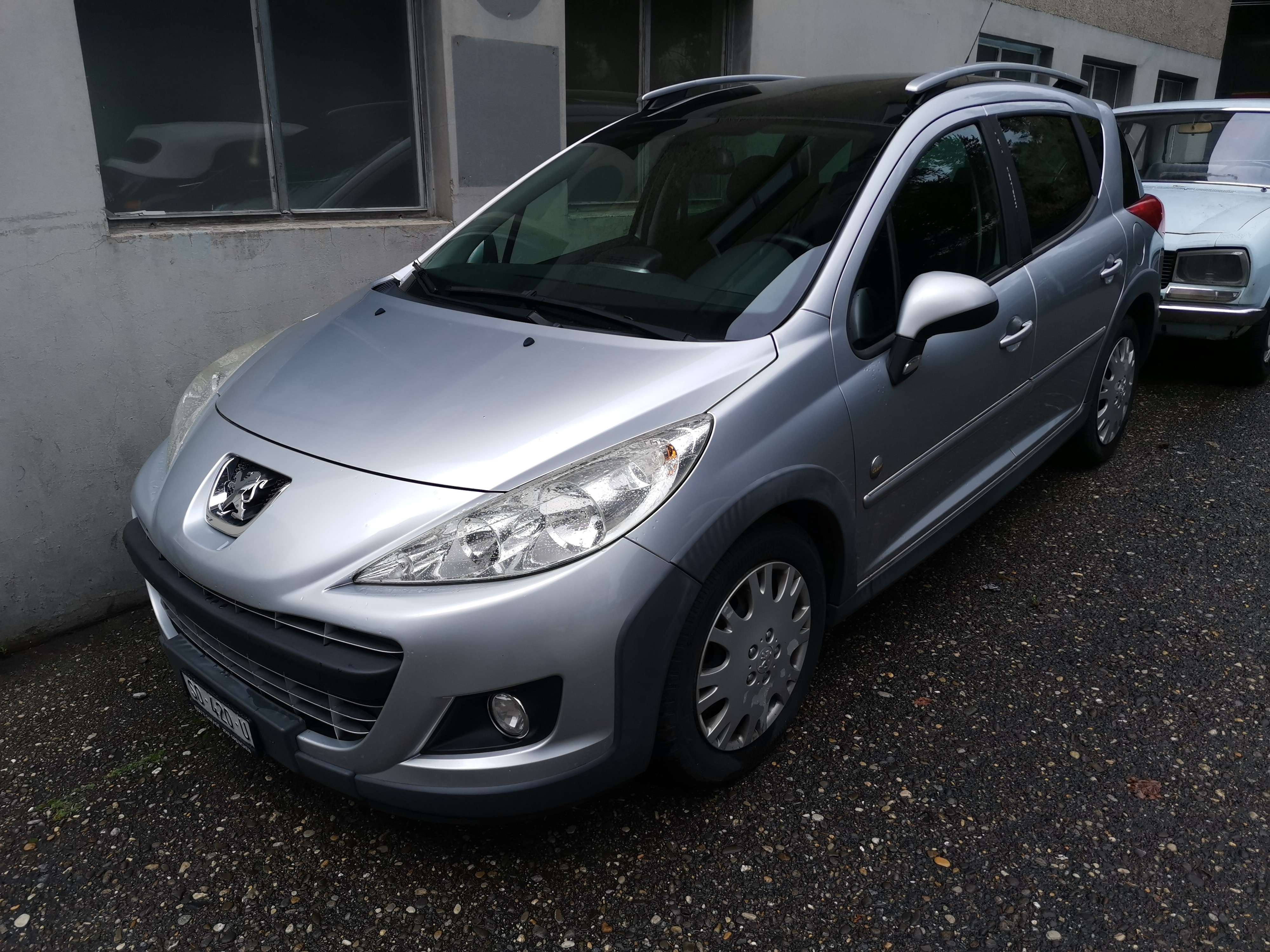 PEUGEOT 207