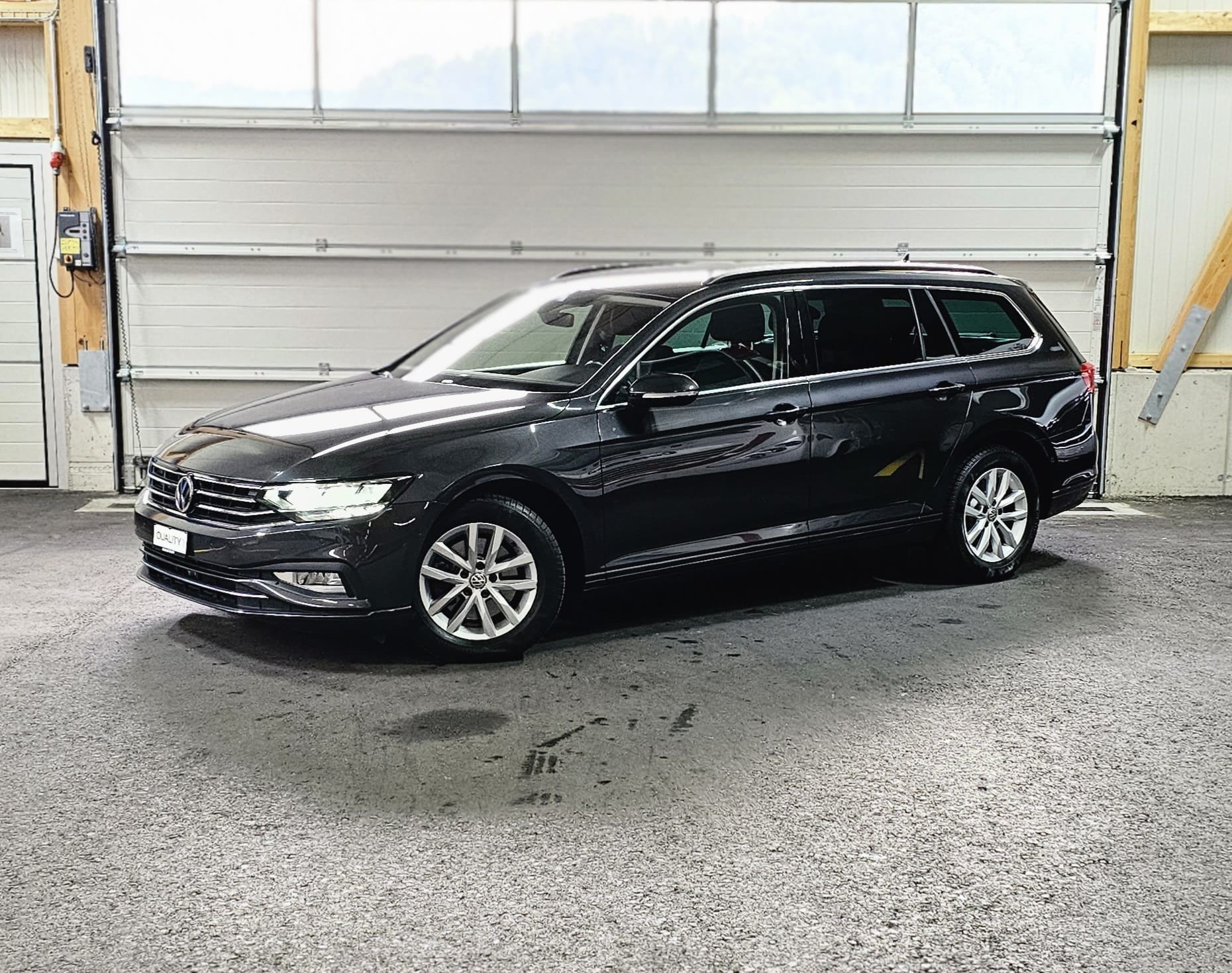 VW Passat 2.0 TDI BMT Business DSG MIT AHK *CH FAHRZEUG*