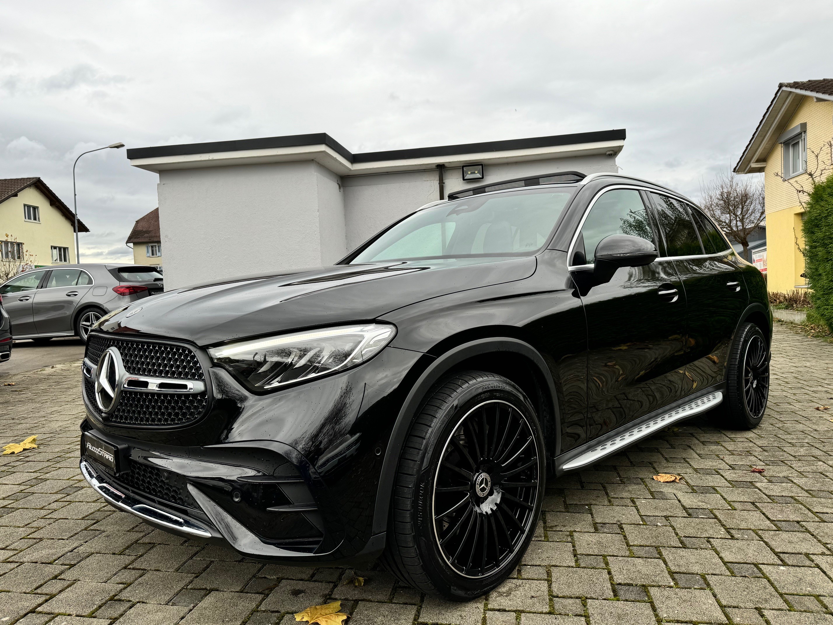 MERCEDES-BENZ GLC 200 AMG Line 4Matic 9G-Tronic