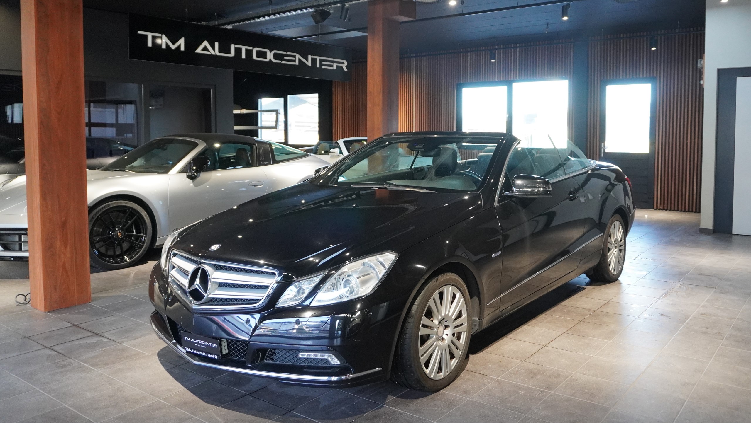 MERCEDES-BENZ E 350 CGI BlueEfficiency 7G-Tronic