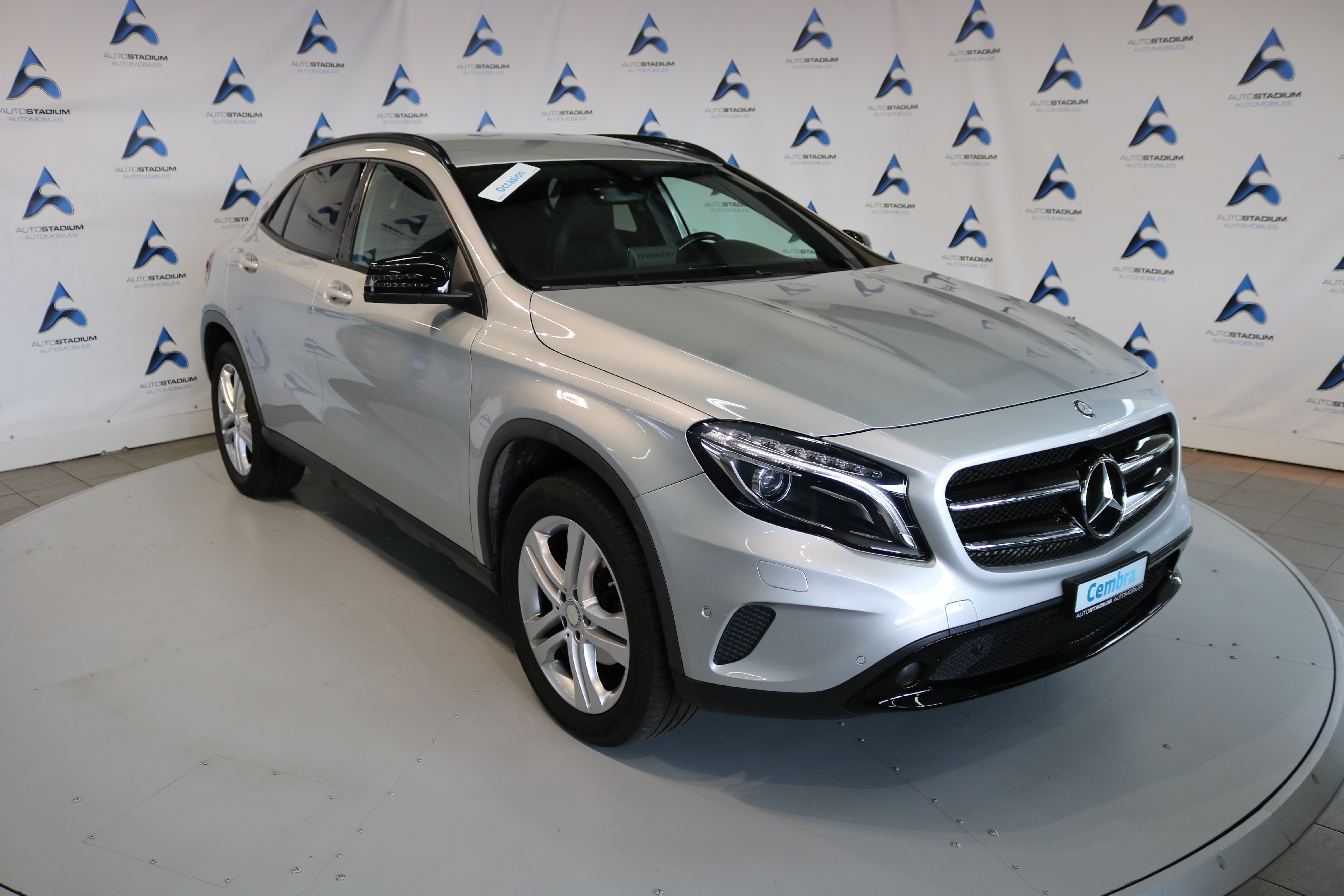 MERCEDES-BENZ GLA 200 Style 7G-DCT