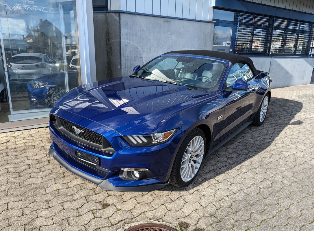 FORD Mustang Convertible 5.0 V8 GT Automat