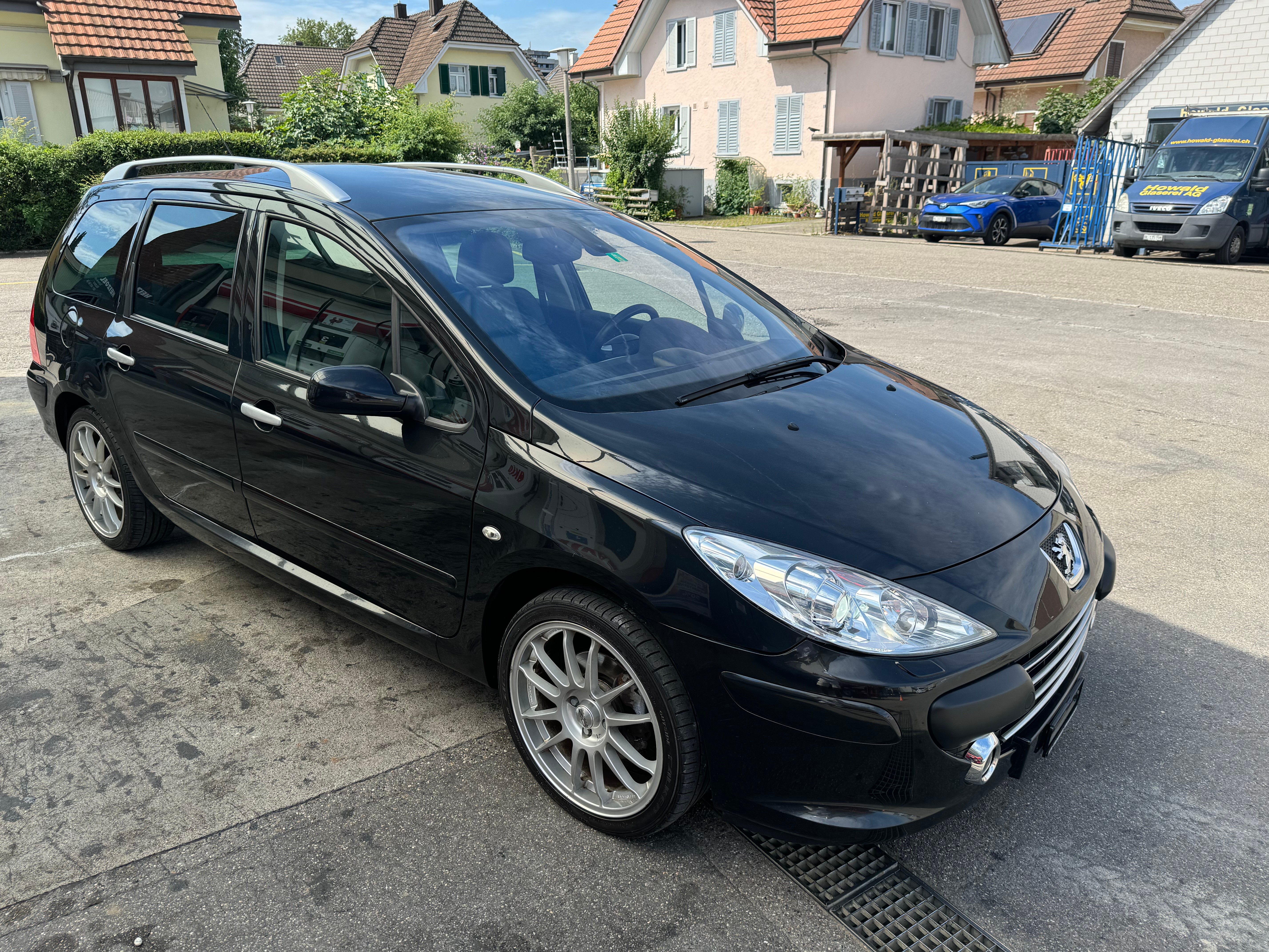 PEUGEOT 307 SW 2.0 16V Platinum Edition