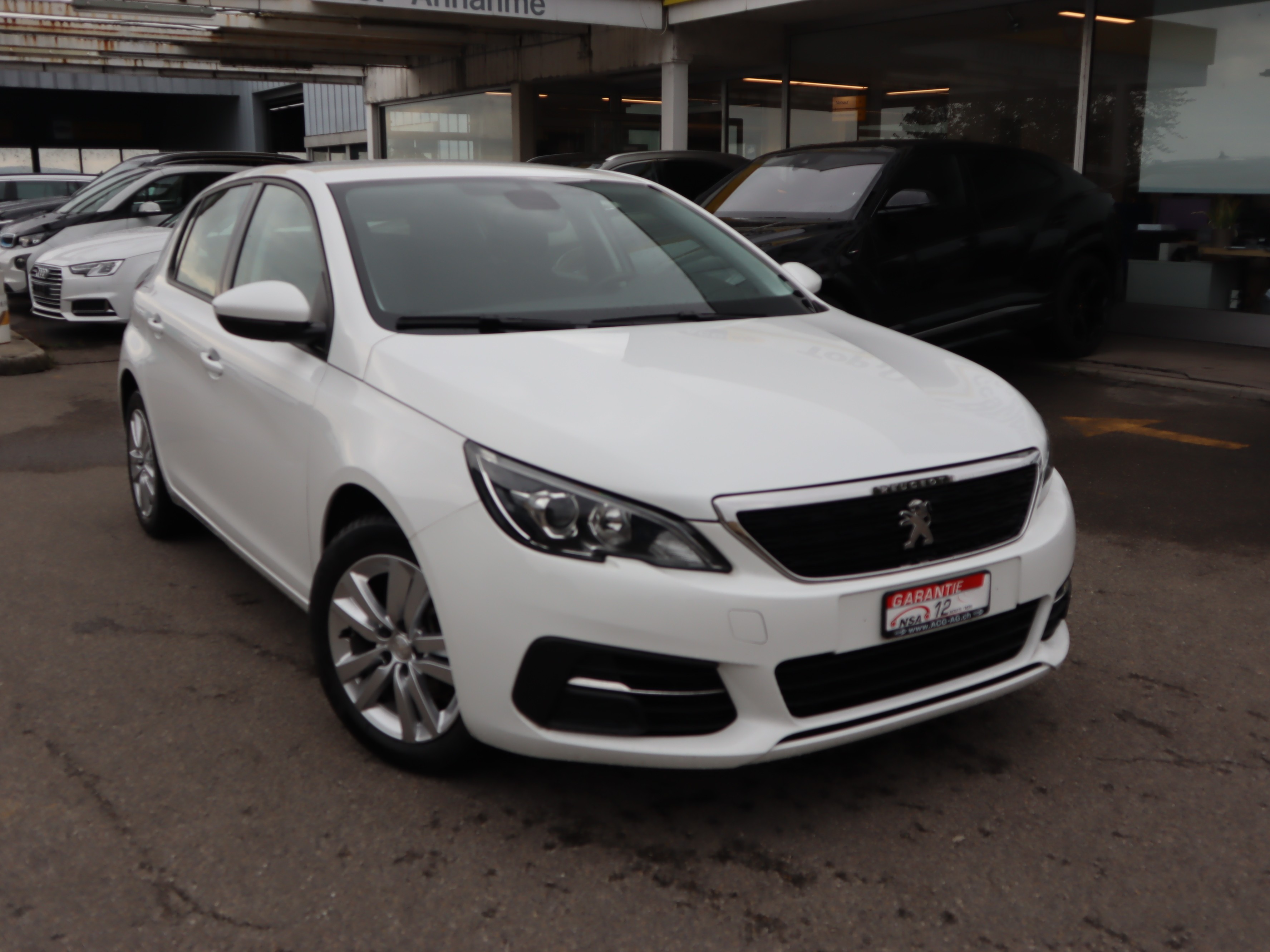 PEUGEOT 308 1.5 BlueHDI Active EAT8 ** Gr-Navigation ** PDC Hinten ** Tempomat ** LTZ MFK 26.02.2024 & Service **