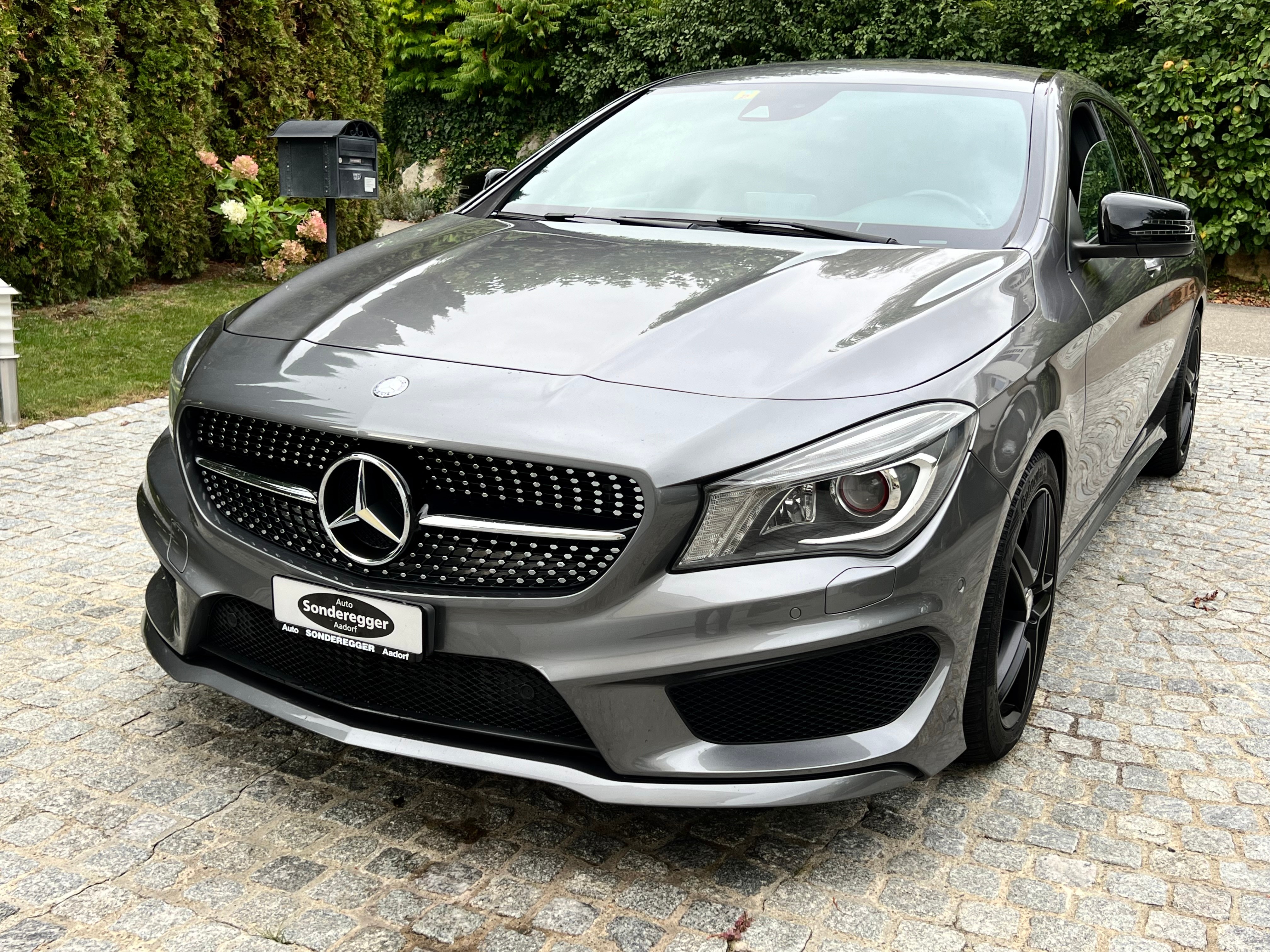 MERCEDES-BENZ CLA Shooting Brake 250 AMG Line 7G-DCT 4Matic