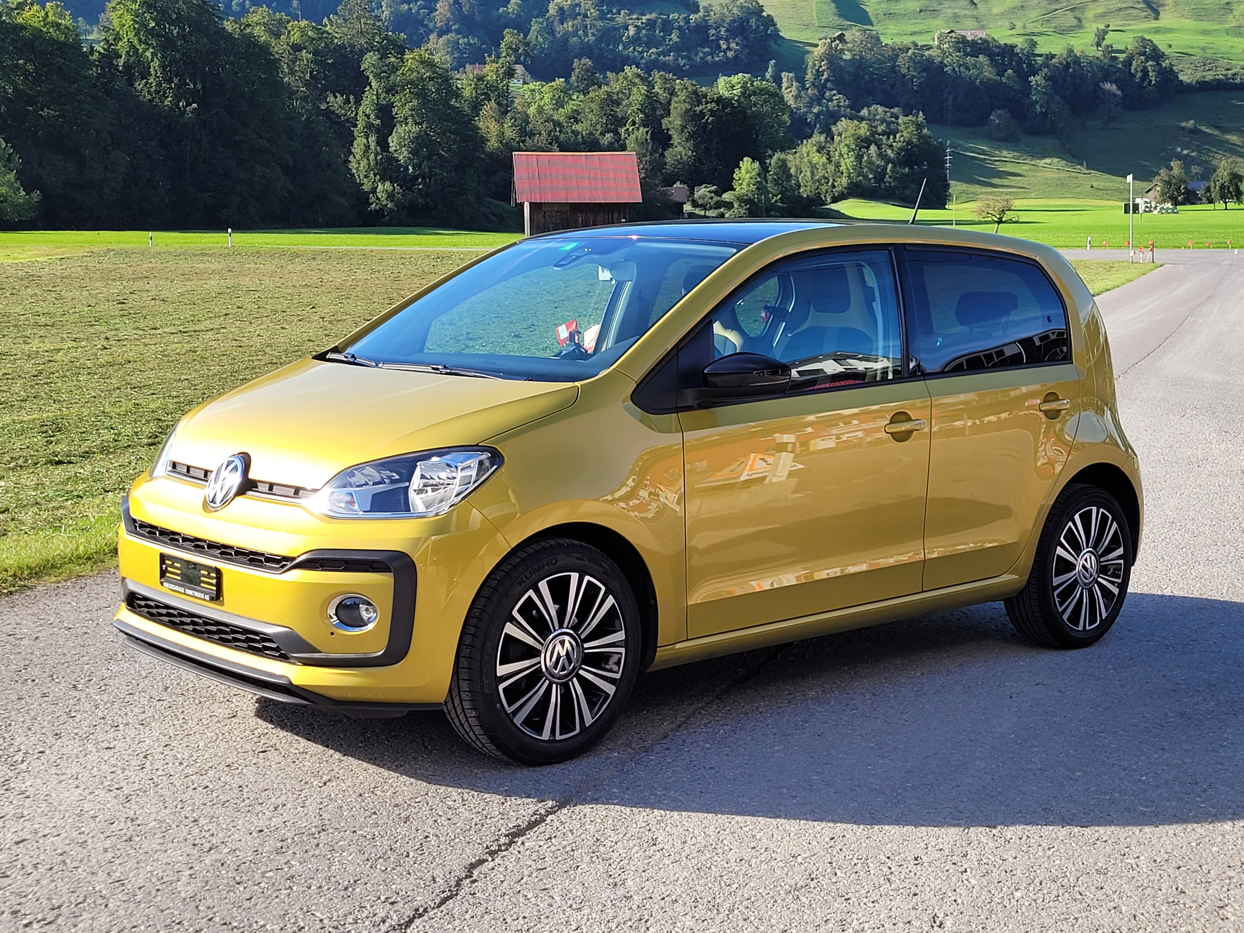 VW Up 1.0 TSI BMT high up 90PS *frisch ab MFK + 8-fach bereift + Rückfahrkamera*