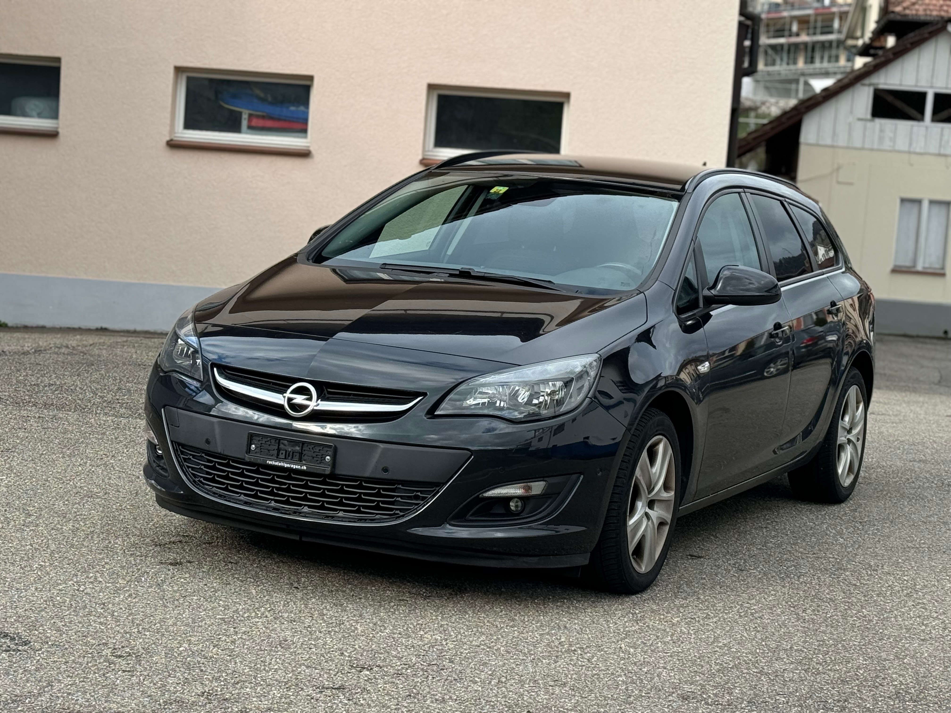 OPEL Astra SportsTourer 1.4i 16V Turbo Sport Automatic