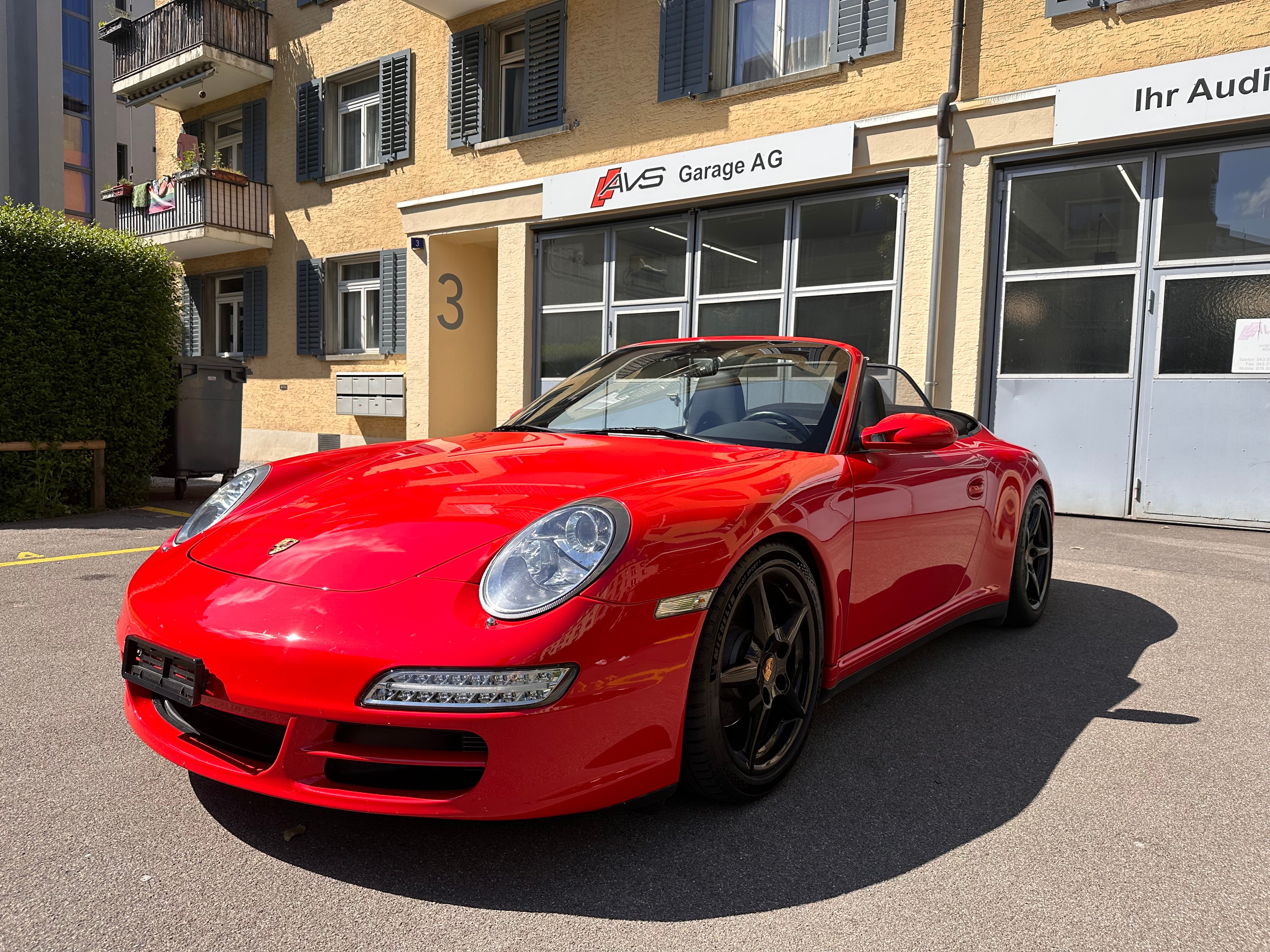 PORSCHE 911 Cabrio Carrera 4