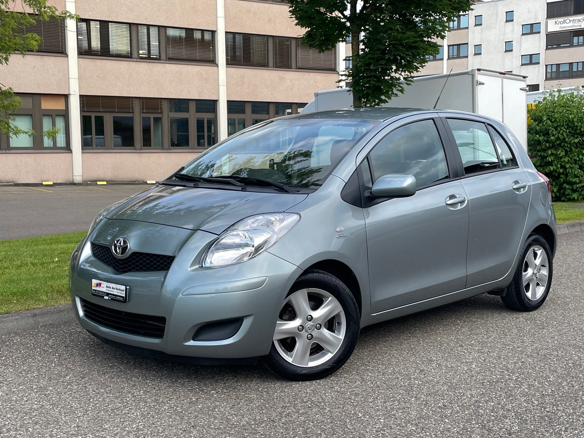 TOYOTA Yaris 1.33 Linea Luna Multimode 1.Hand / Frisch ab MFK