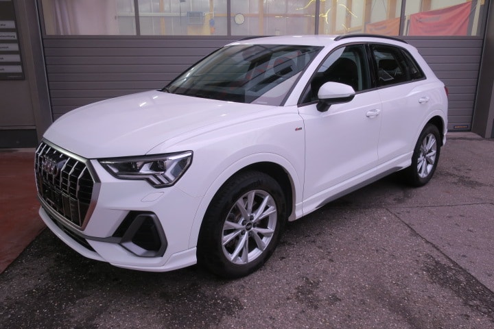 AUDI Q3 40 TFSI S line quattro S-tronic