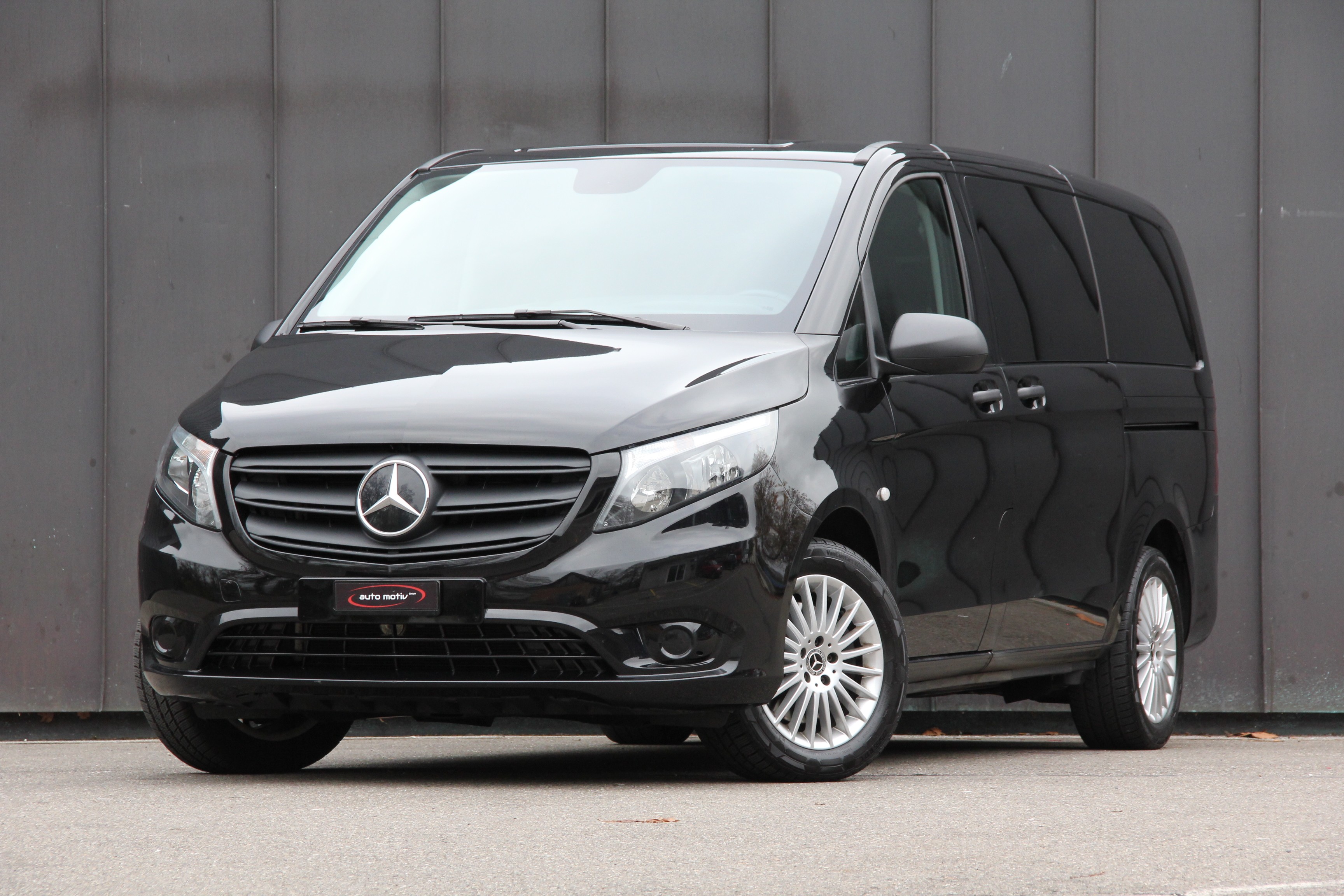 MERCEDES-BENZ Vito 116 CDI Lang Select Tourer 4Matic 9G-Tronic **9-SITZE** **2-SCHIEBETÜREN**