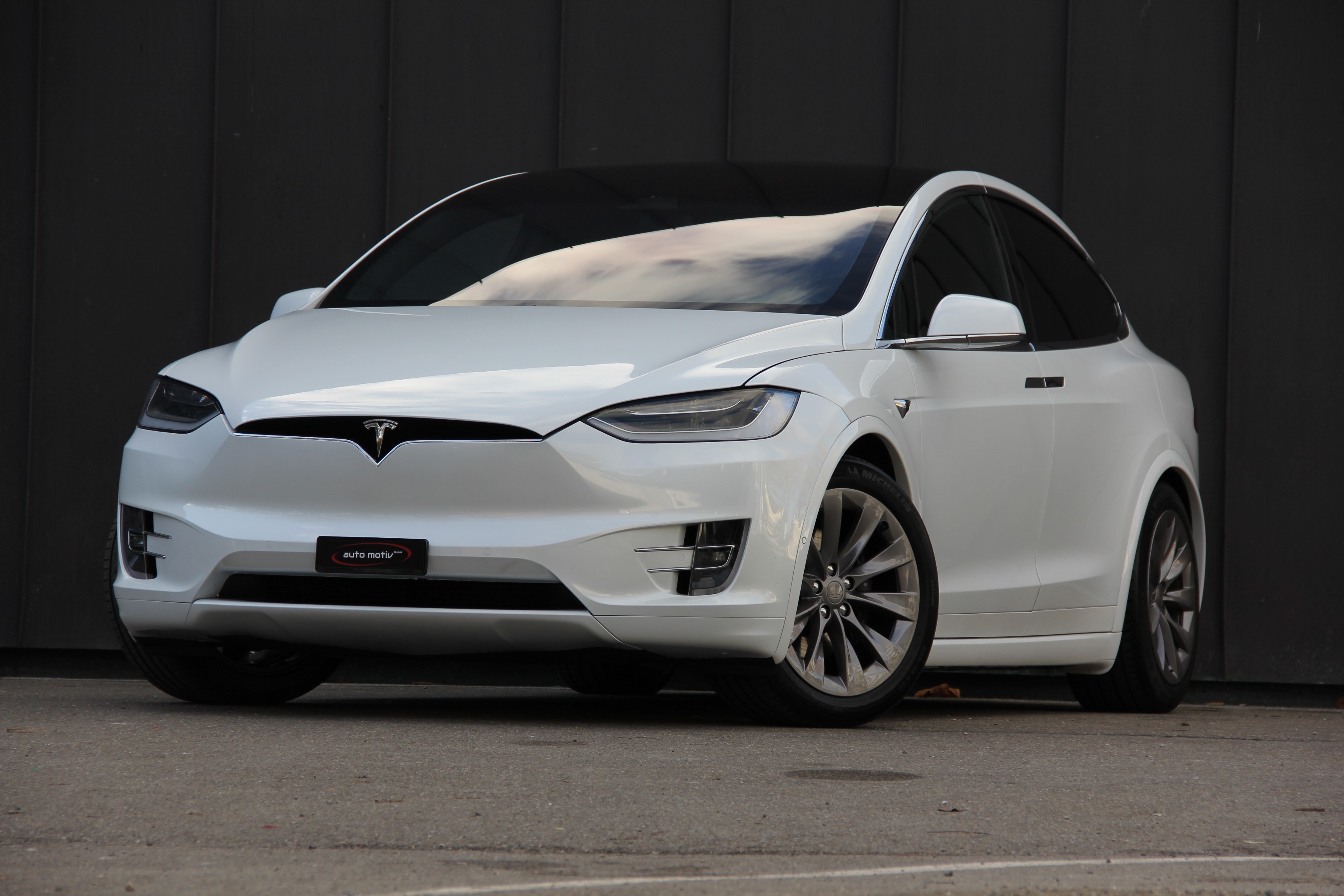 TESLA Model X 100D Maximale-Reichweite *ANHÄNGERKUPPLUNG* *7-SITZE* *LONG-RANGE°°PLUS°°685km-REICHWEITE*