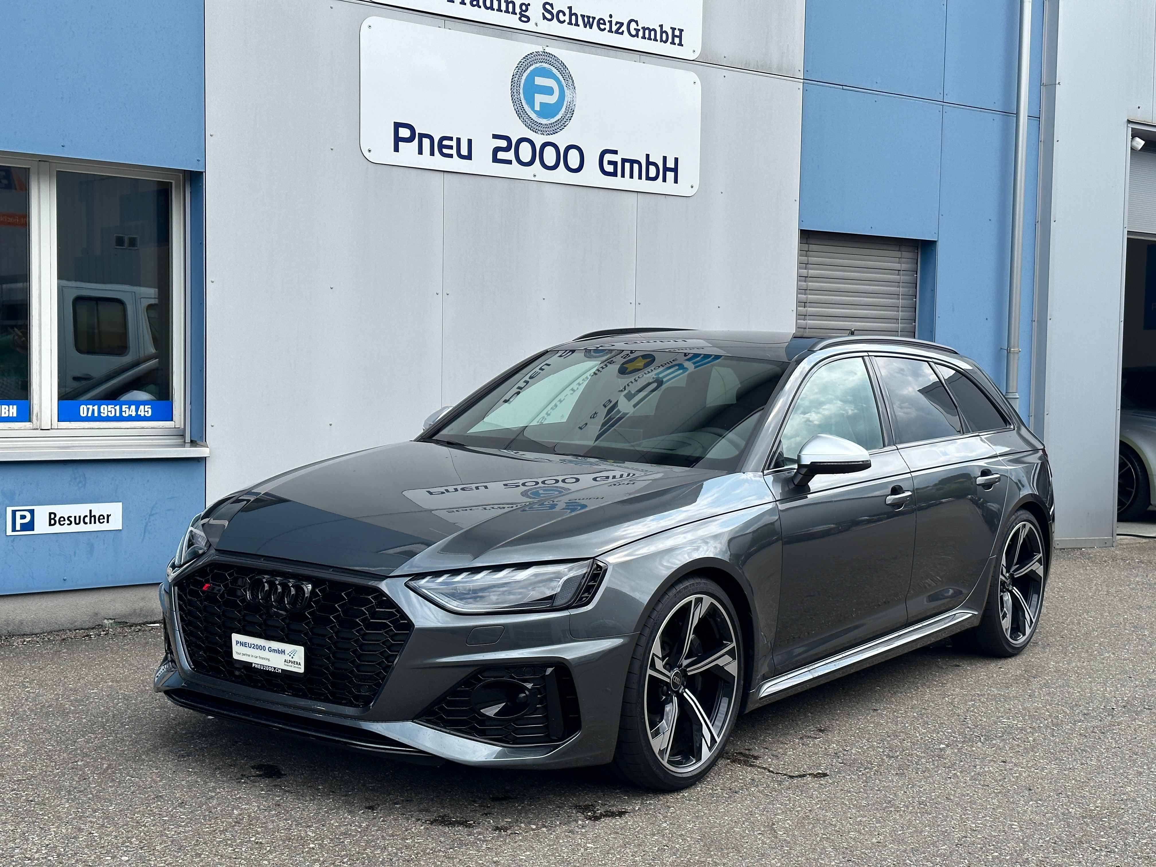 AUDI RS4 Avant quattro tiptronic