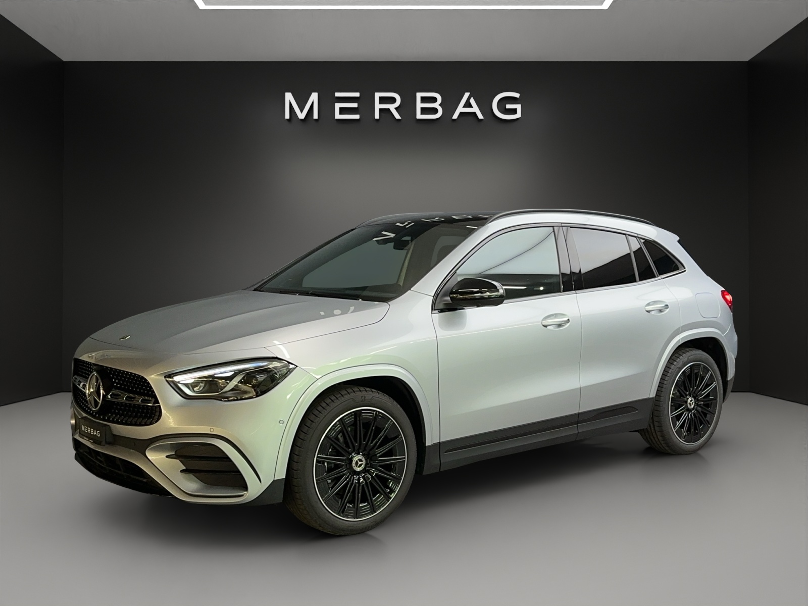 MERCEDES-BENZ GLA 200 7G-DCT