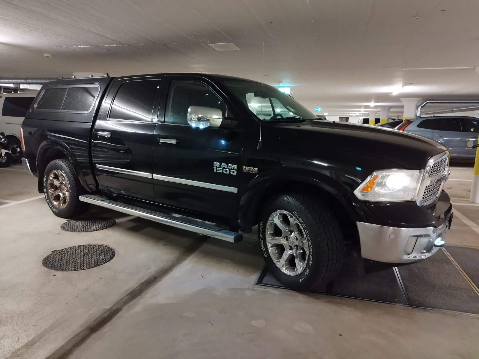 DODGE CREW CAB LARAMIE