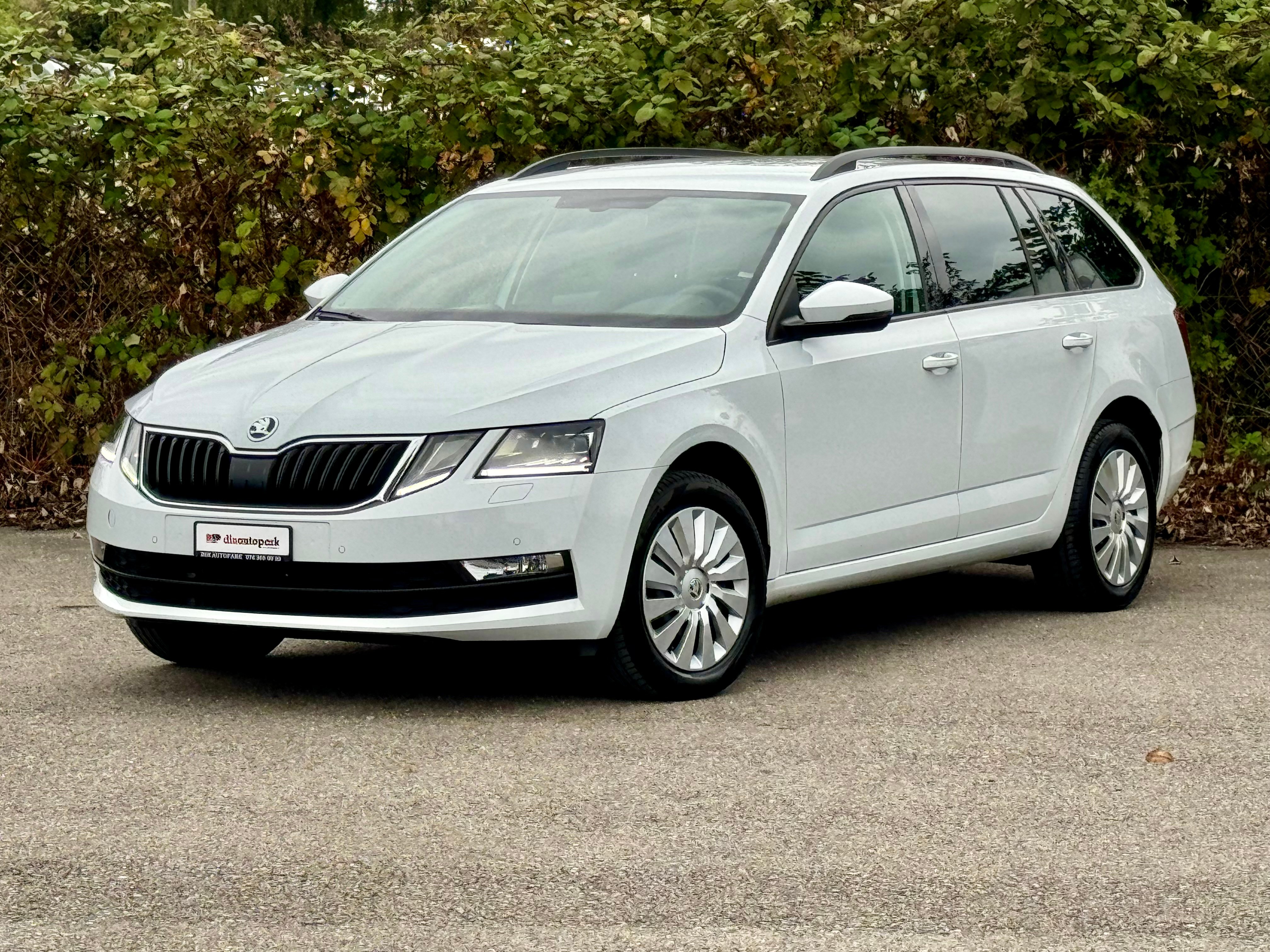 SKODA Octavia Combi 1.6 TDI Ambition DSG *CH-Fahrzeug*