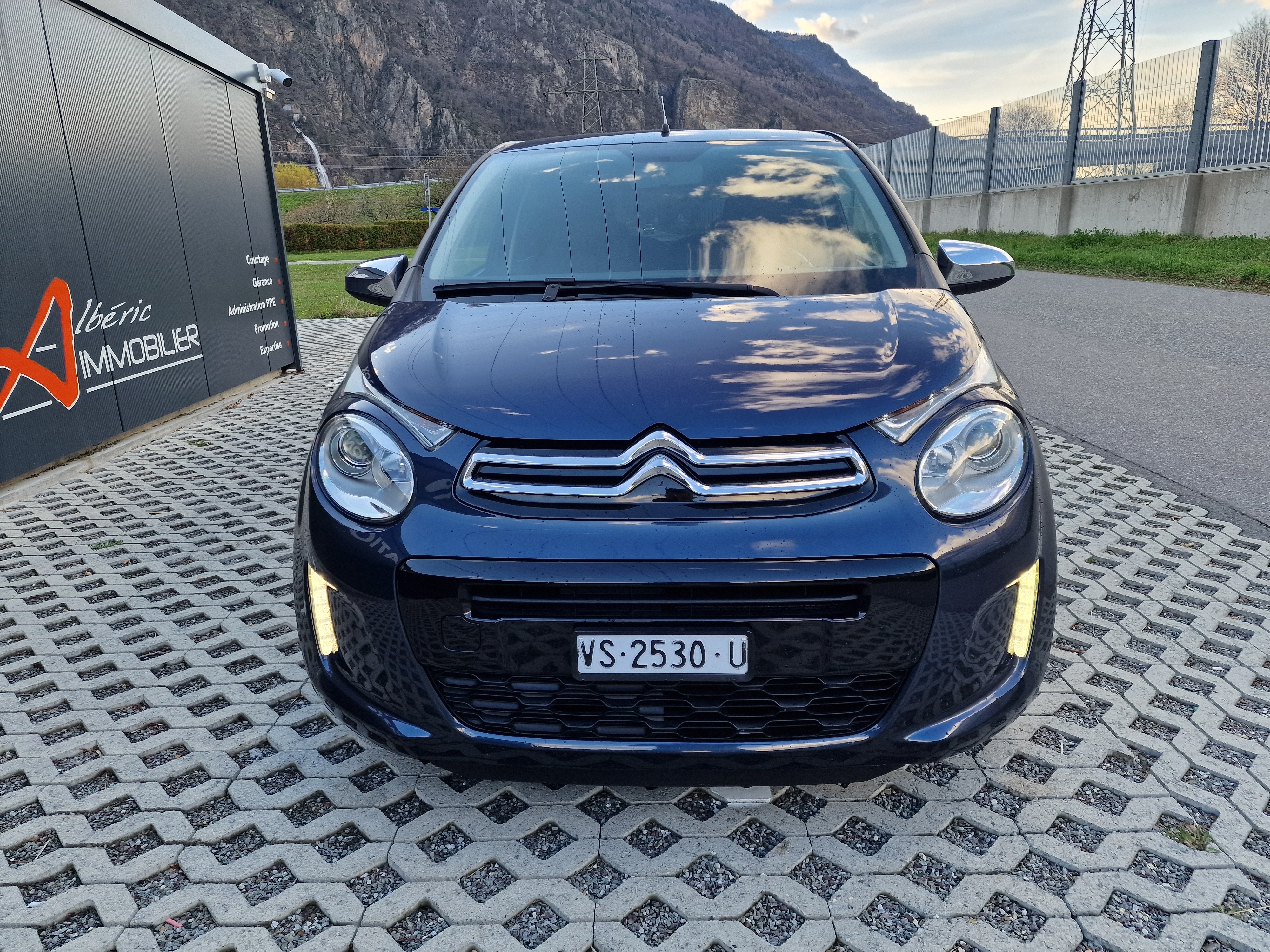 CITROEN C1 1.2 VTi Shine