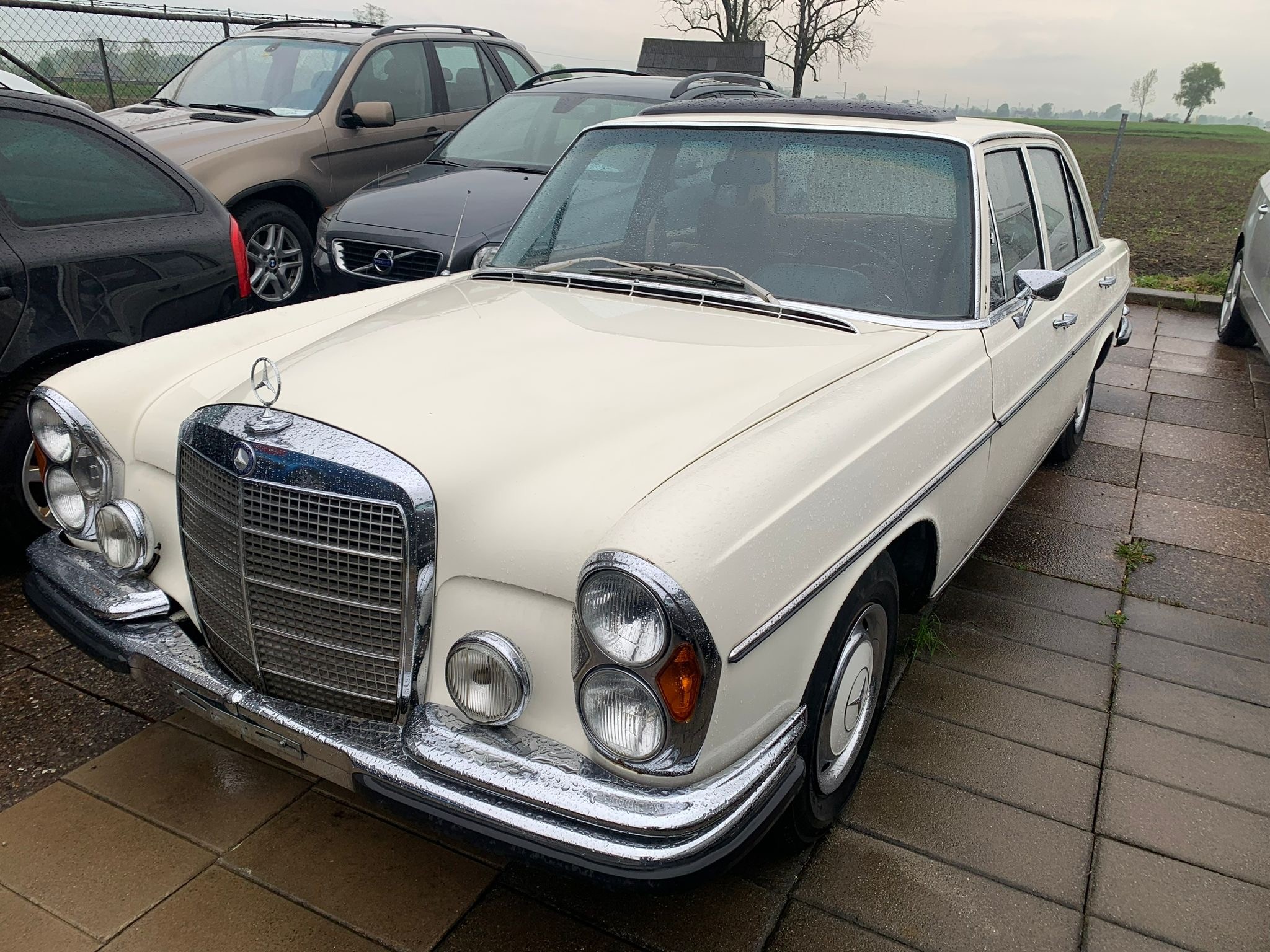 MERCEDES-BENZ 280 S 8