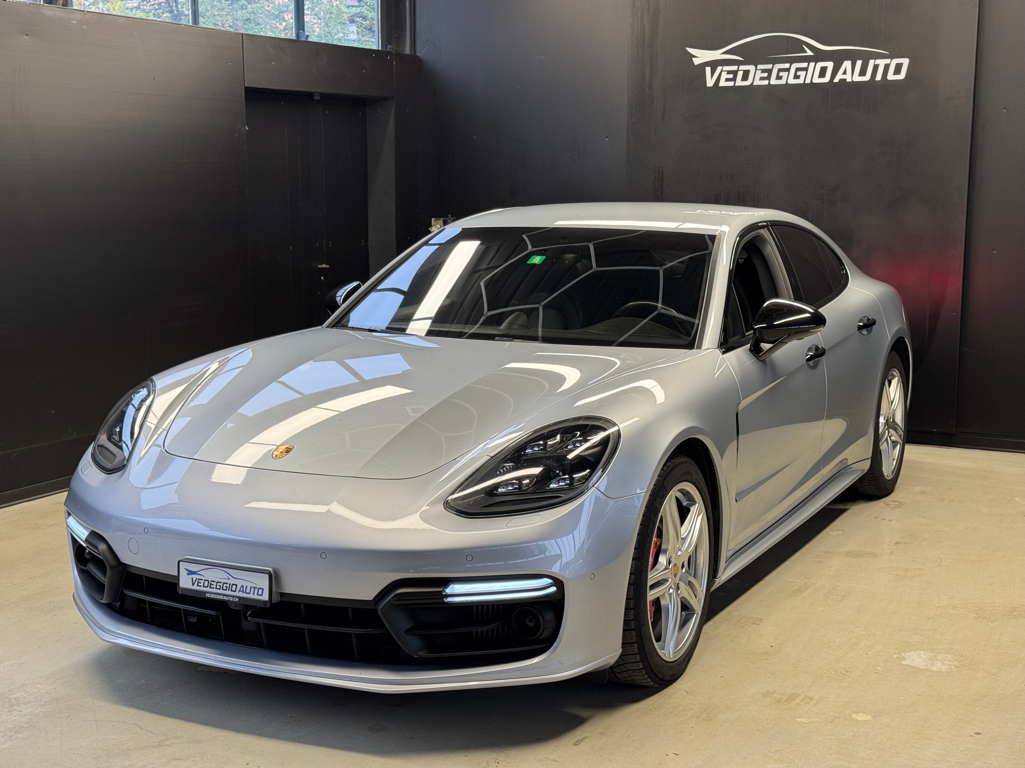 PORSCHE Panamera Turbo PDK