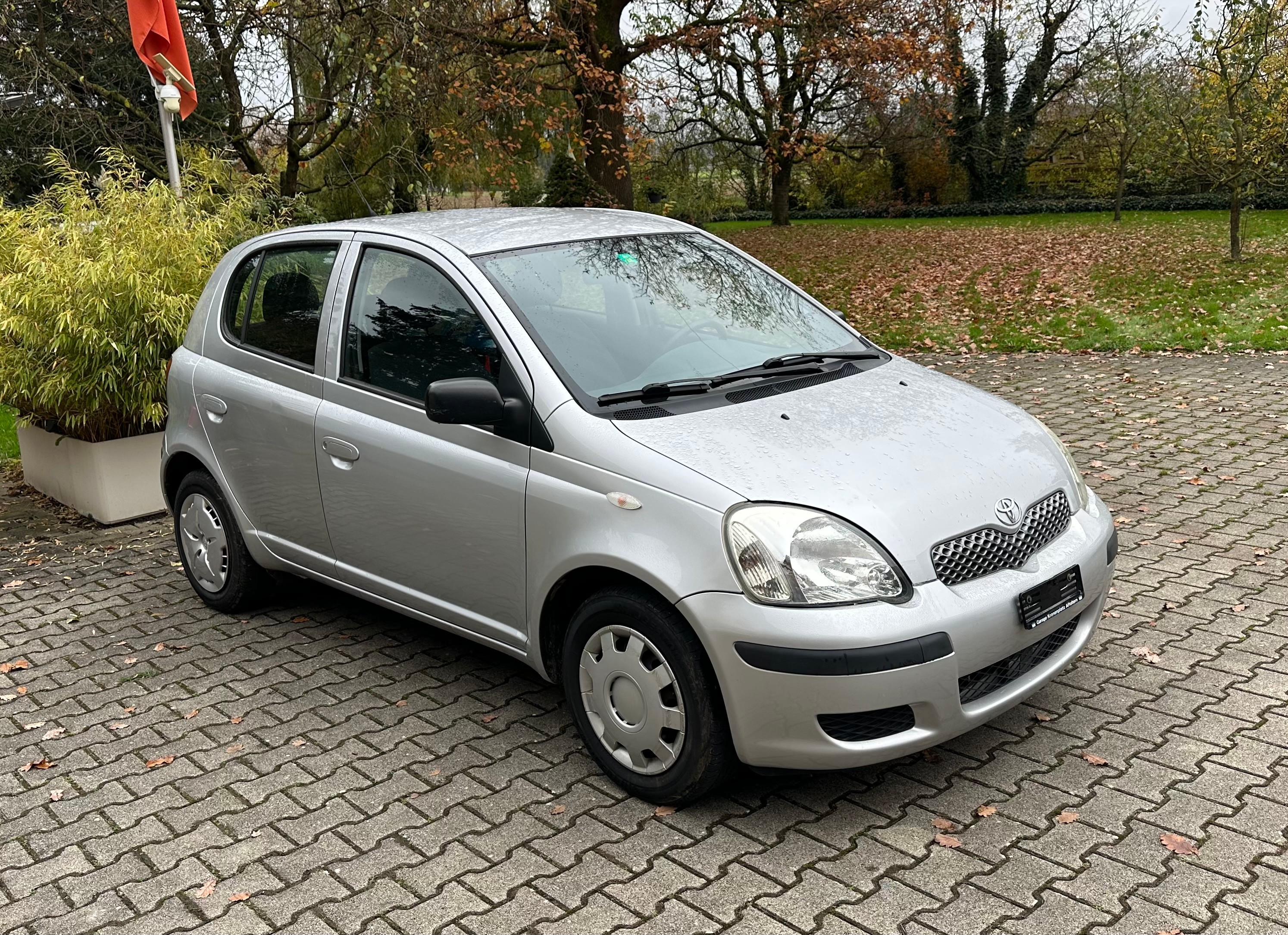 TOYOTA Yaris 1.0 Linea Luna