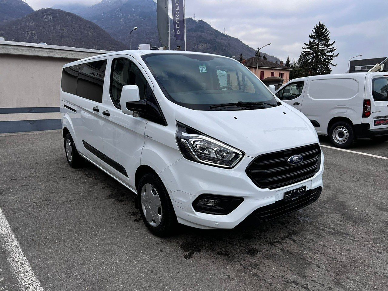 FORD Transit Custom 320 L2H1 Trend