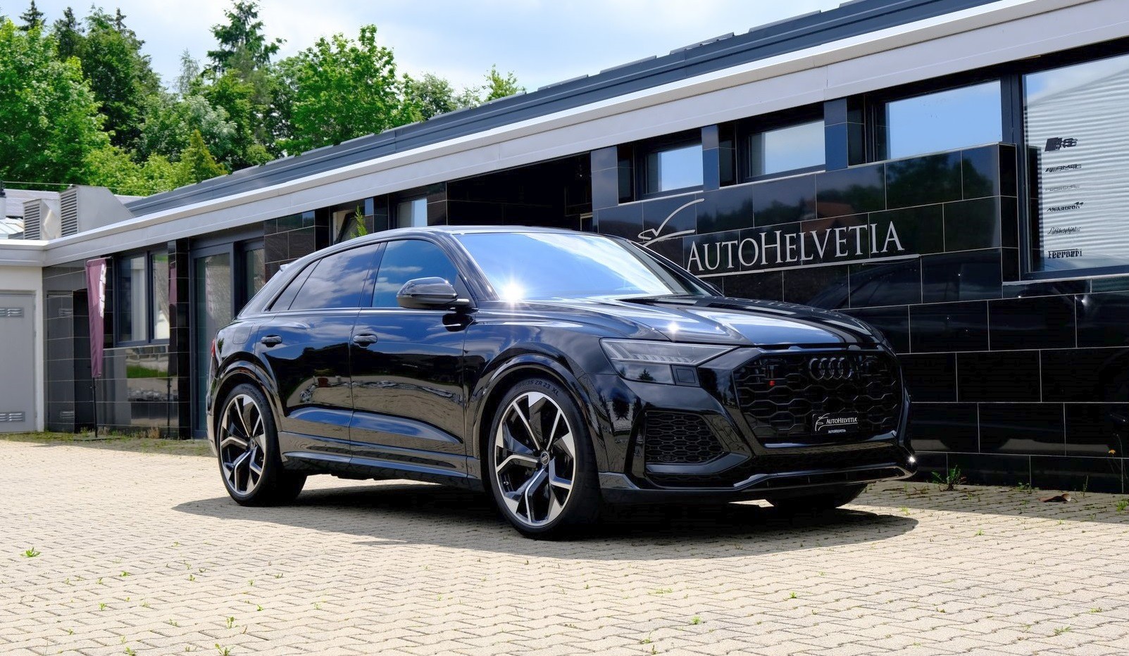 AUDI RSQ8 quattro tiptronic