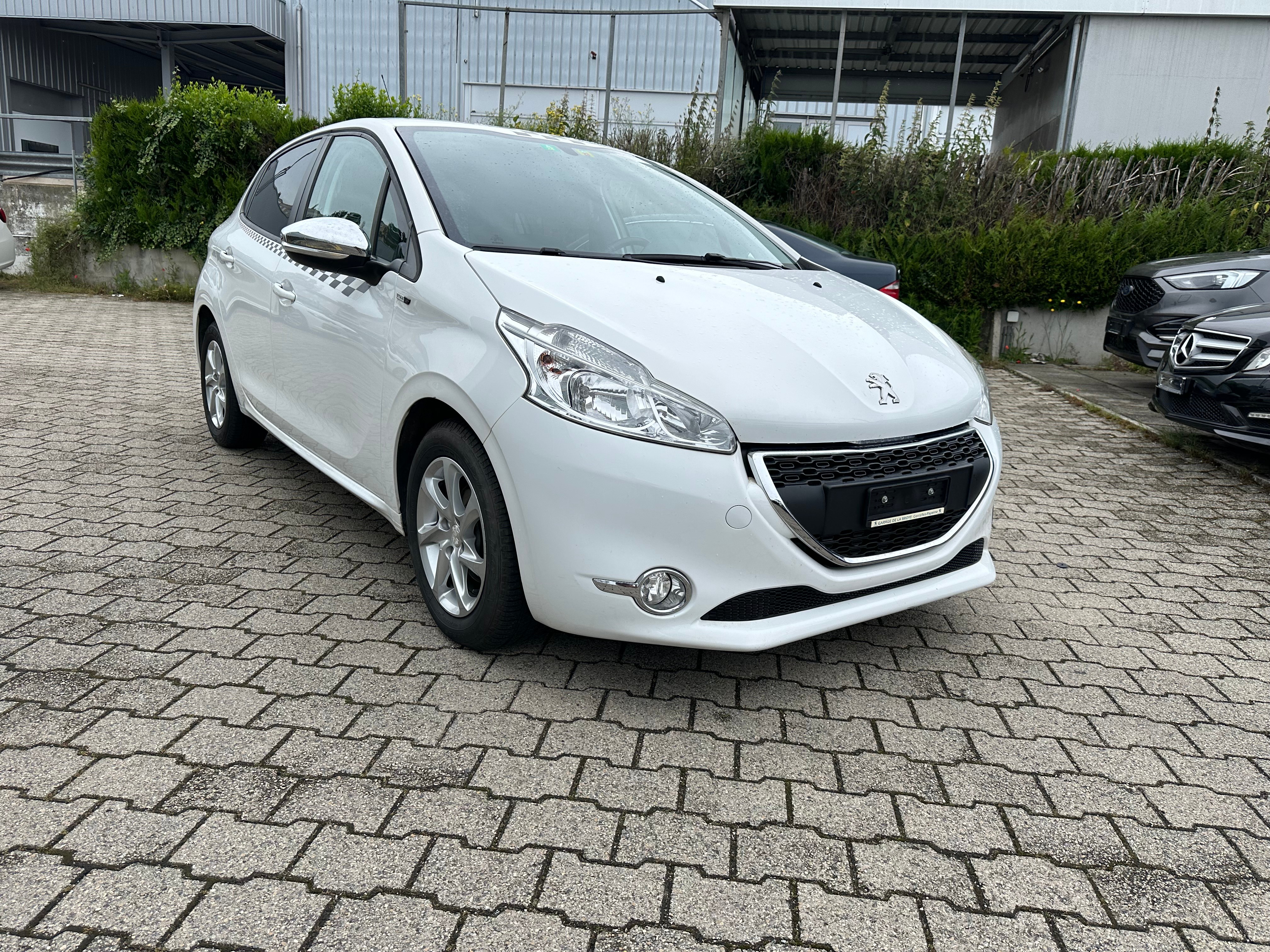 PEUGEOT 208 1.2 VTI Style