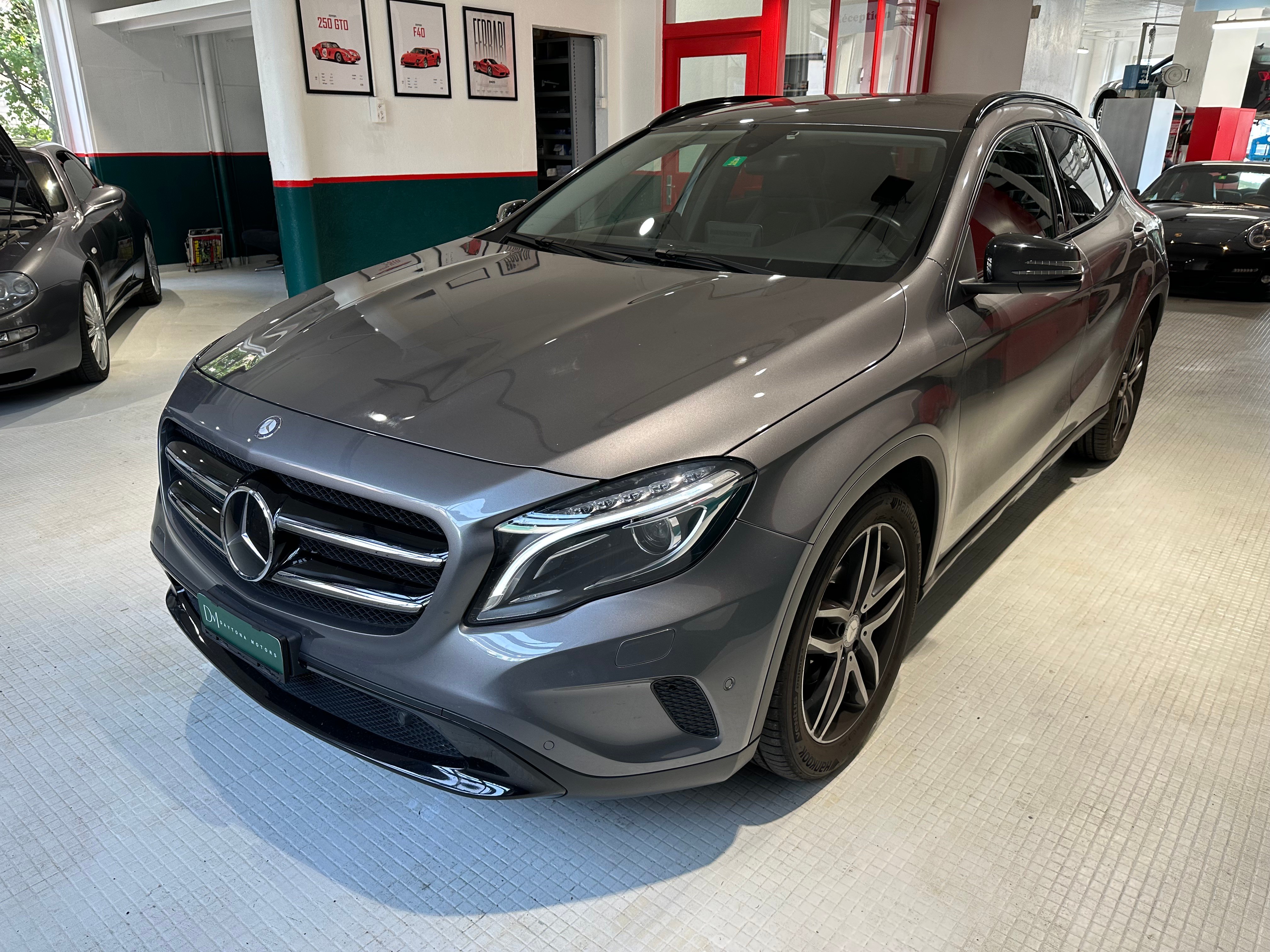 MERCEDES-BENZ GLA 200 Urban 7G-DCT