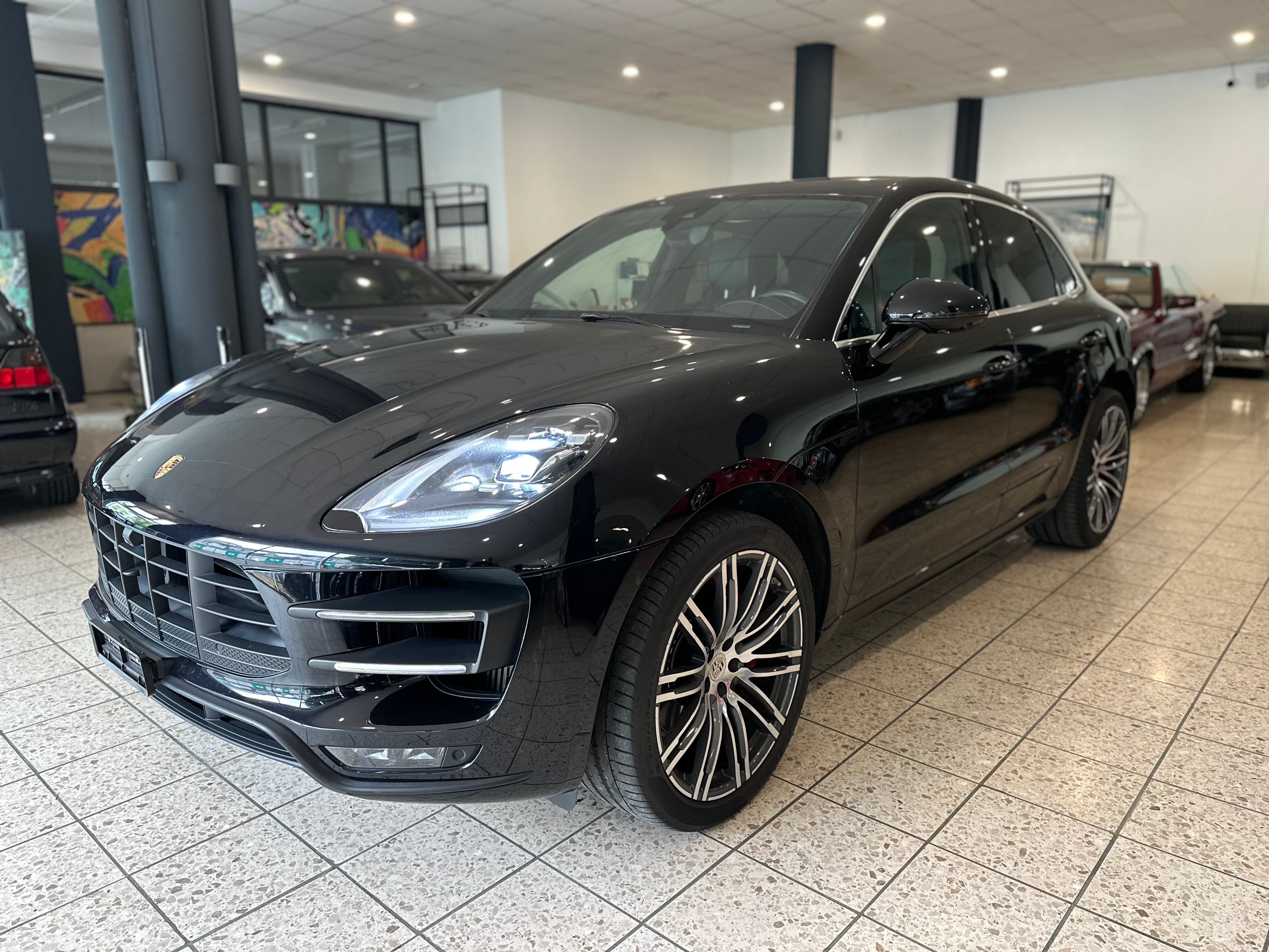 PORSCHE Macan Turbo PDK