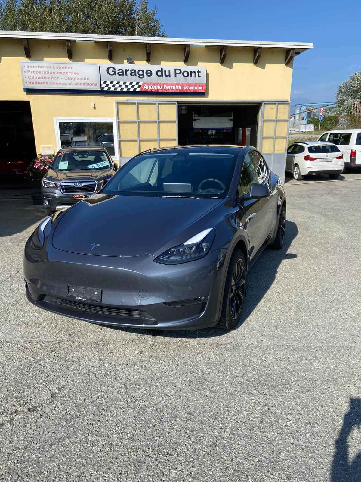 TESLA Model Y Long Range