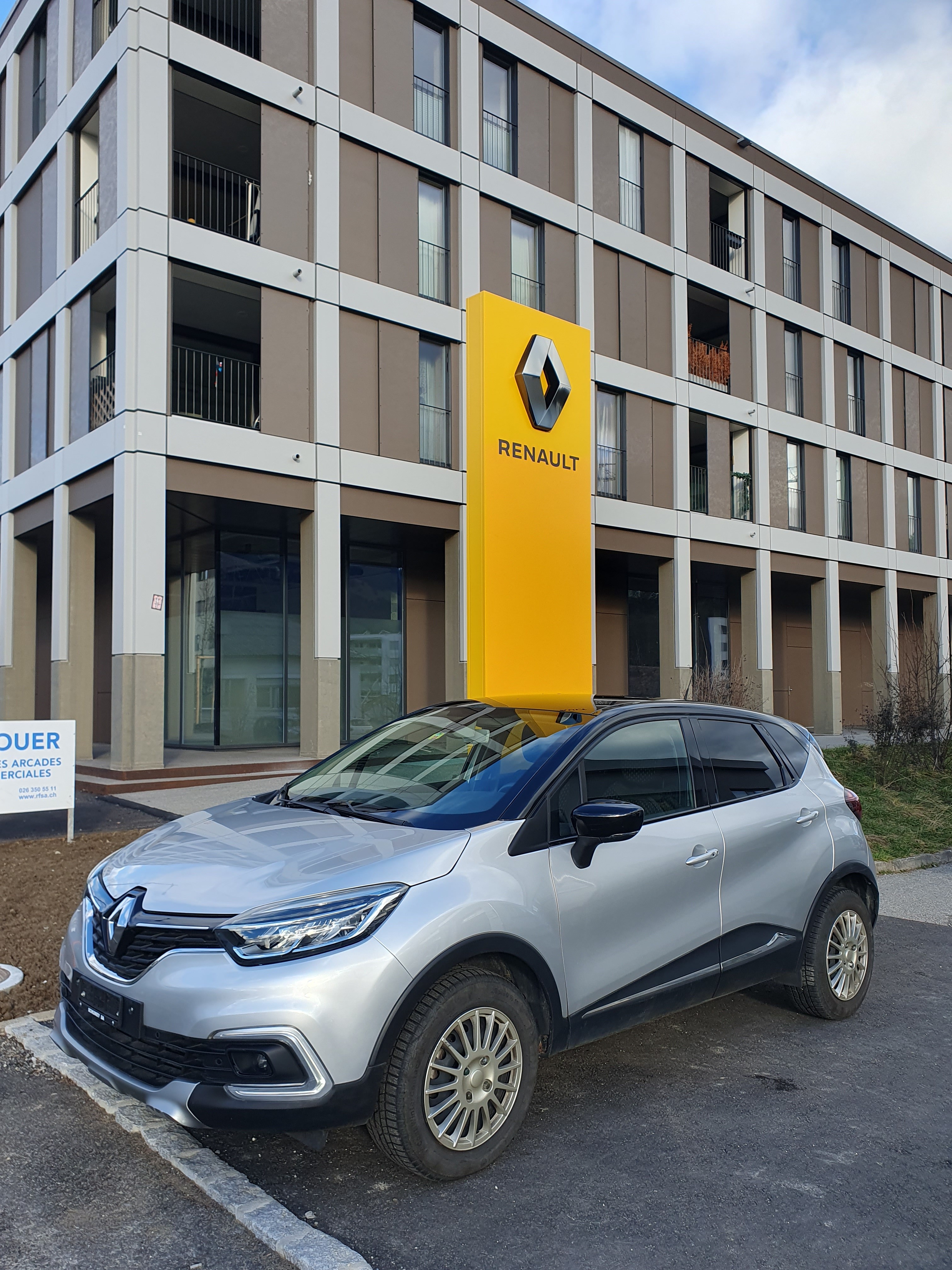 RENAULT Captur 1.2 T 16V Intens EDC