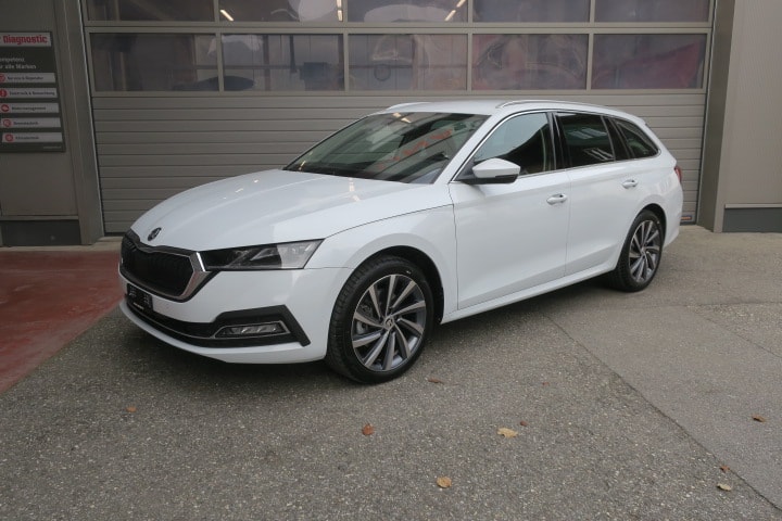 SKODA Octavia Combi 2.0 TSI Style DSG 4x4