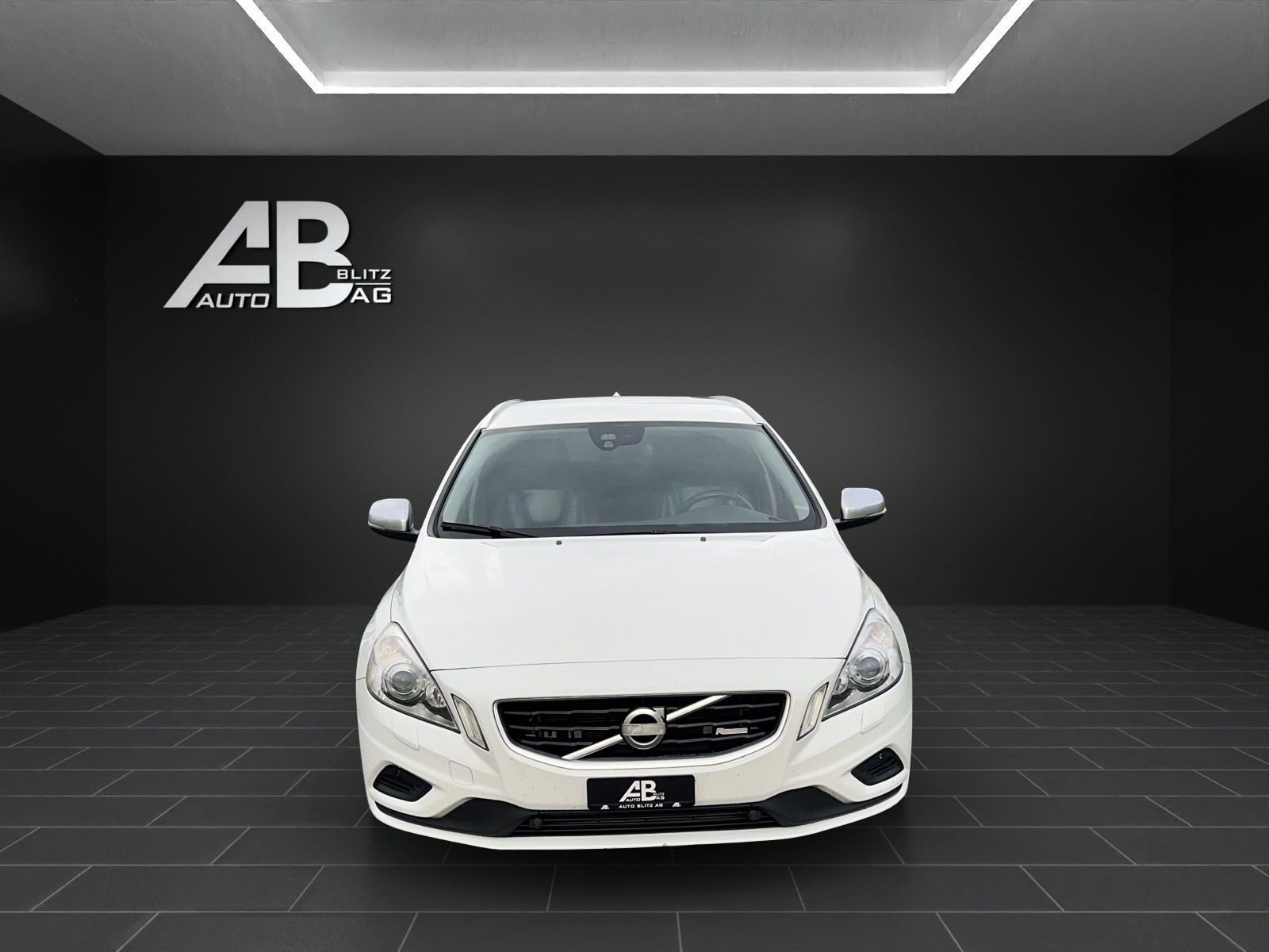 VOLVO V60 D5 AWD R-Design Geartronic