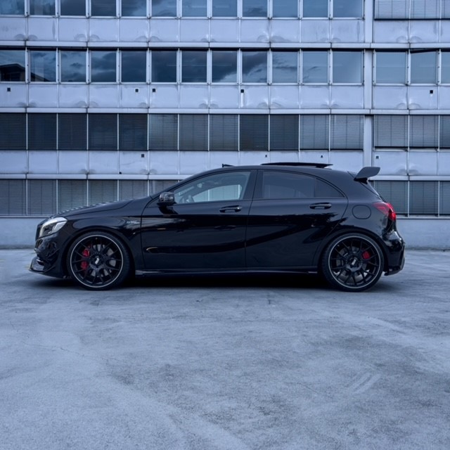 MERCEDES-BENZ A 45 AMG 4Matic Petronas 2015 Edition 7G-DCT