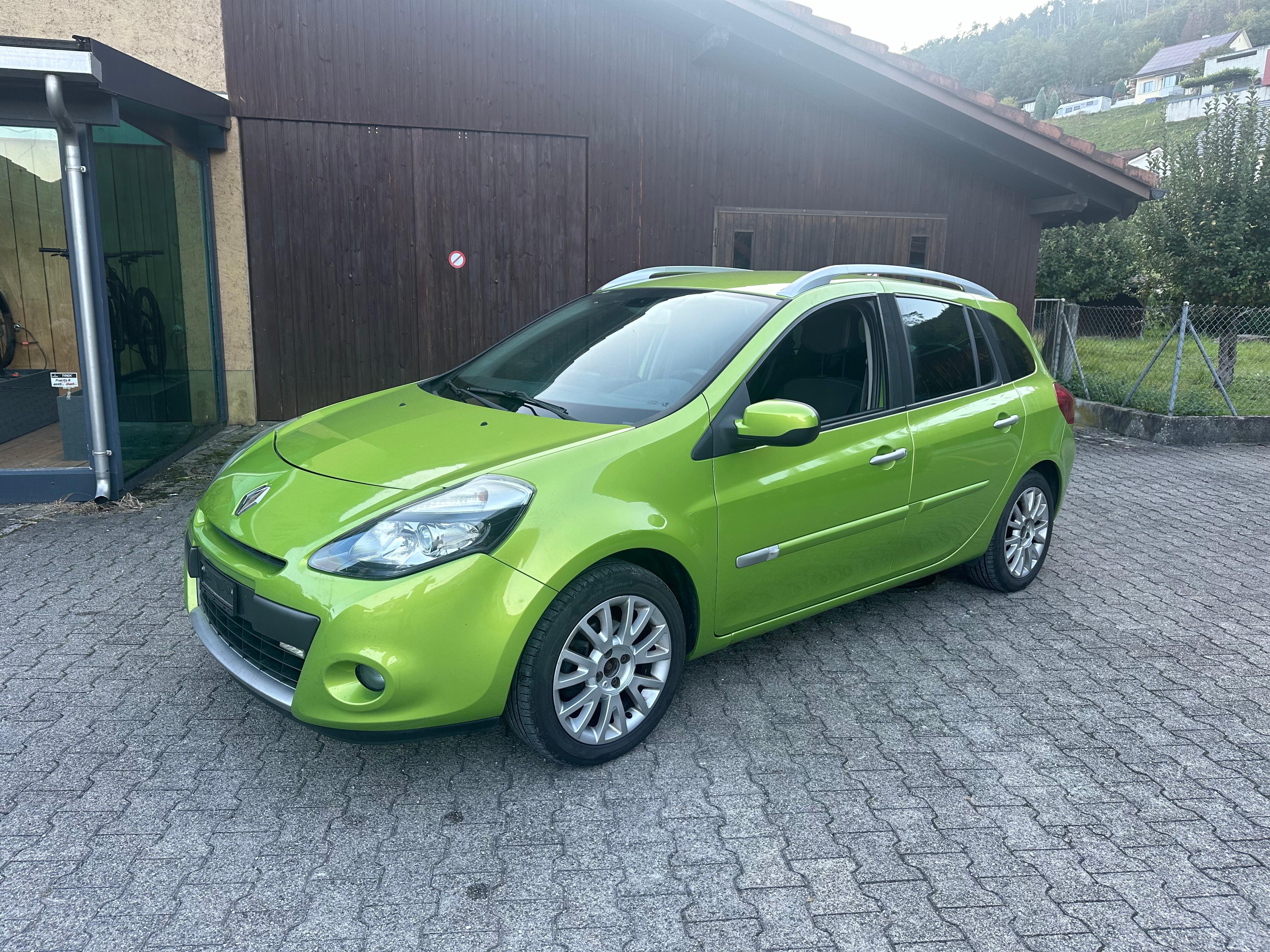 RENAULT Clio Grandtour 1.6 16V Exception Automatic