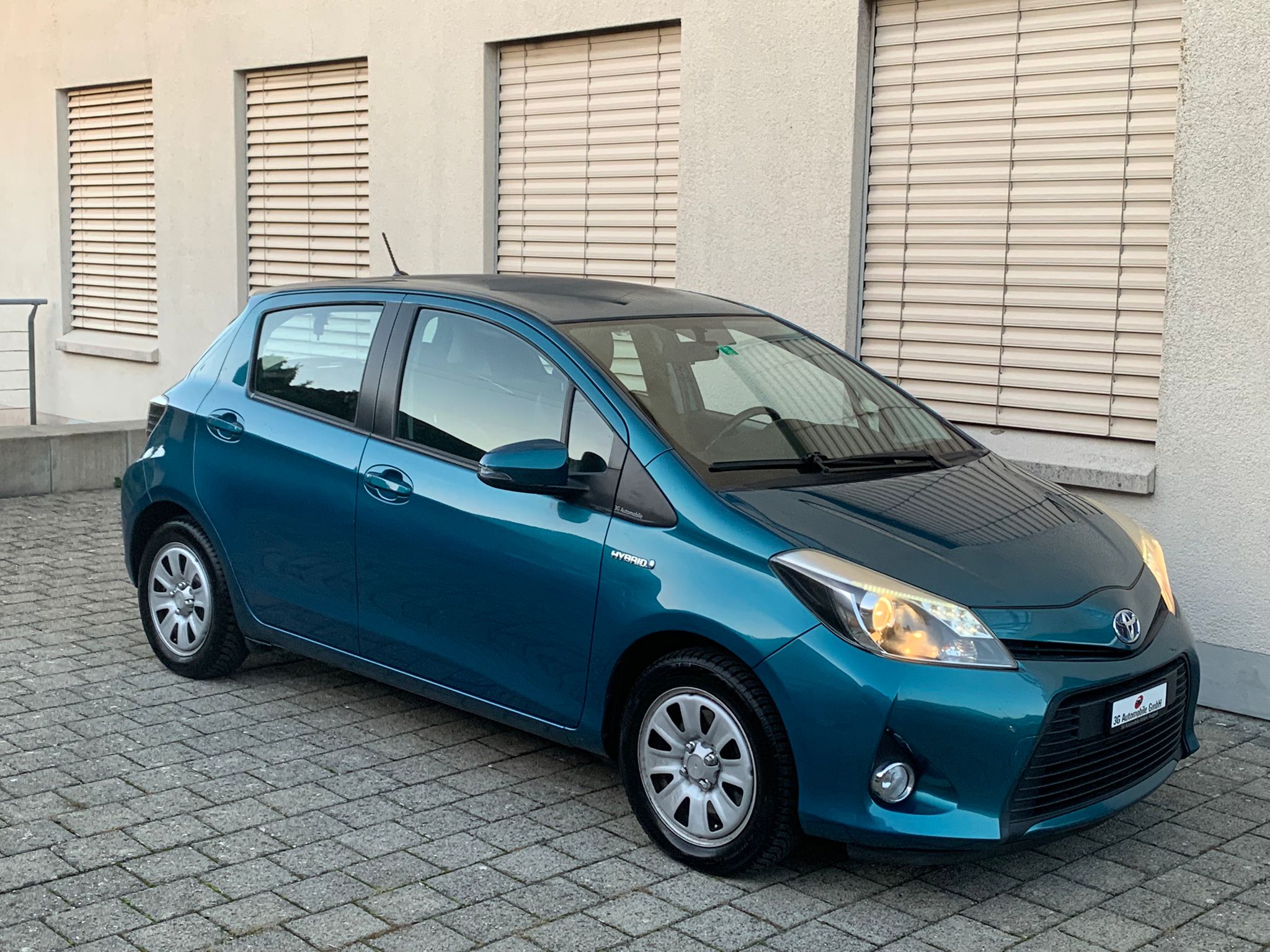 TOYOTA Yaris 1.5 VVT-i Hybrid Sol Premium CVT