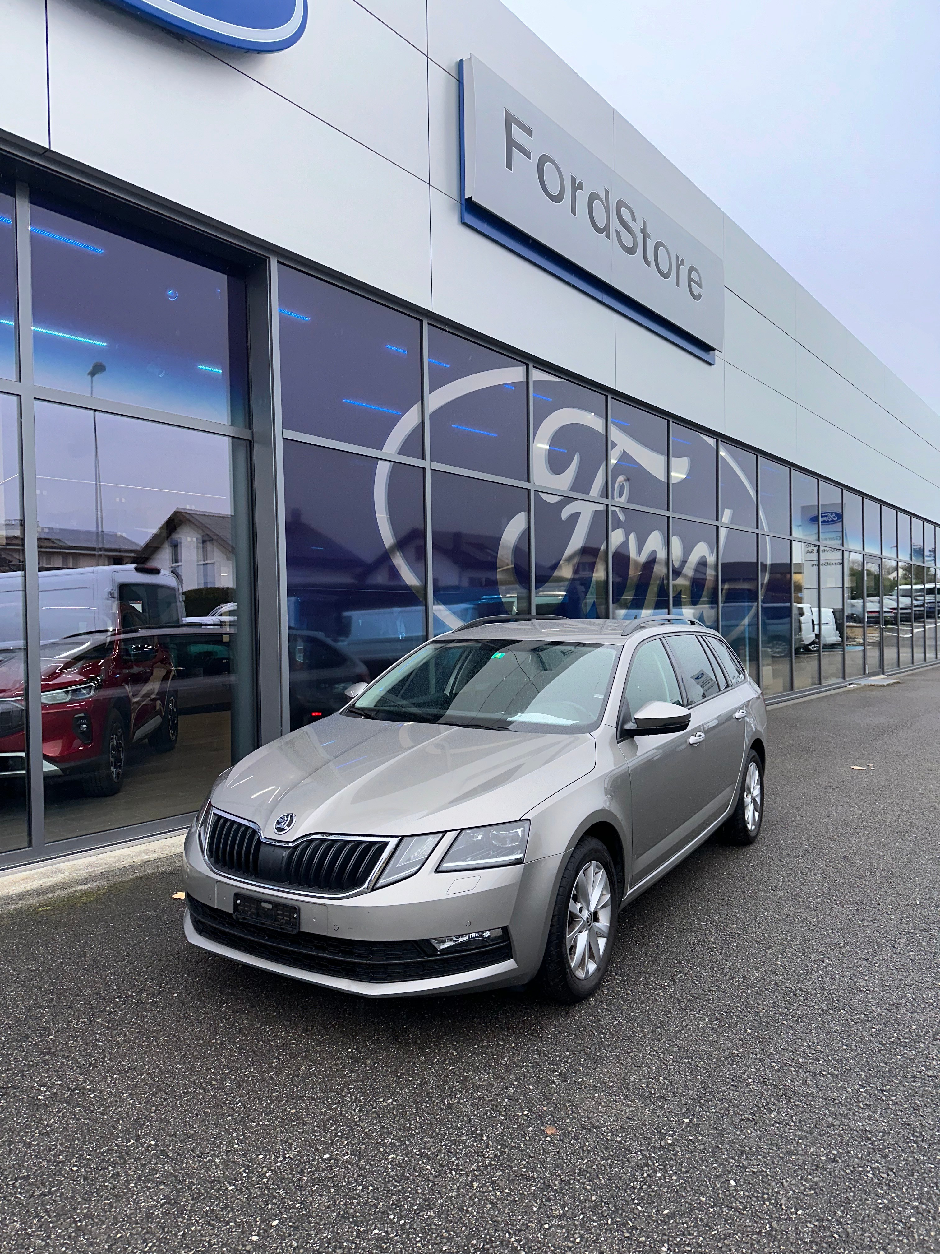 SKODA Octavia Combi 1.5 TSI Ambition DSG