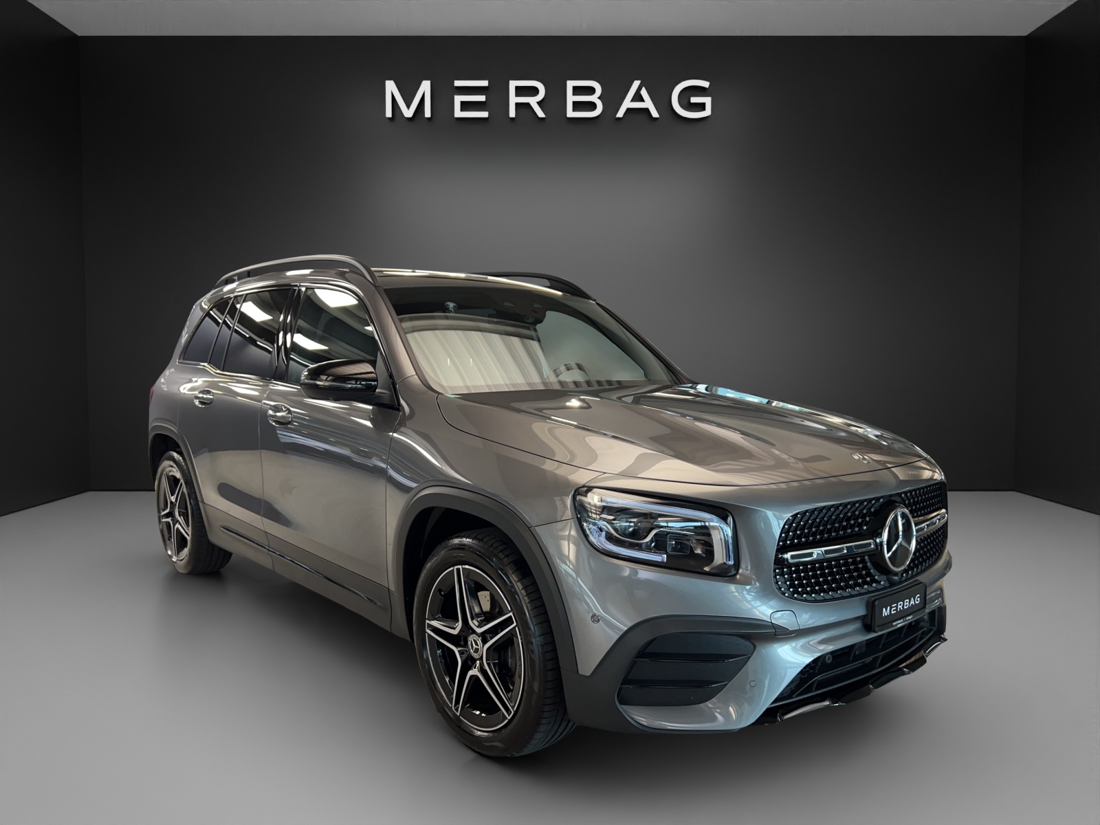 MERCEDES-BENZ GLB 200 AMG Line