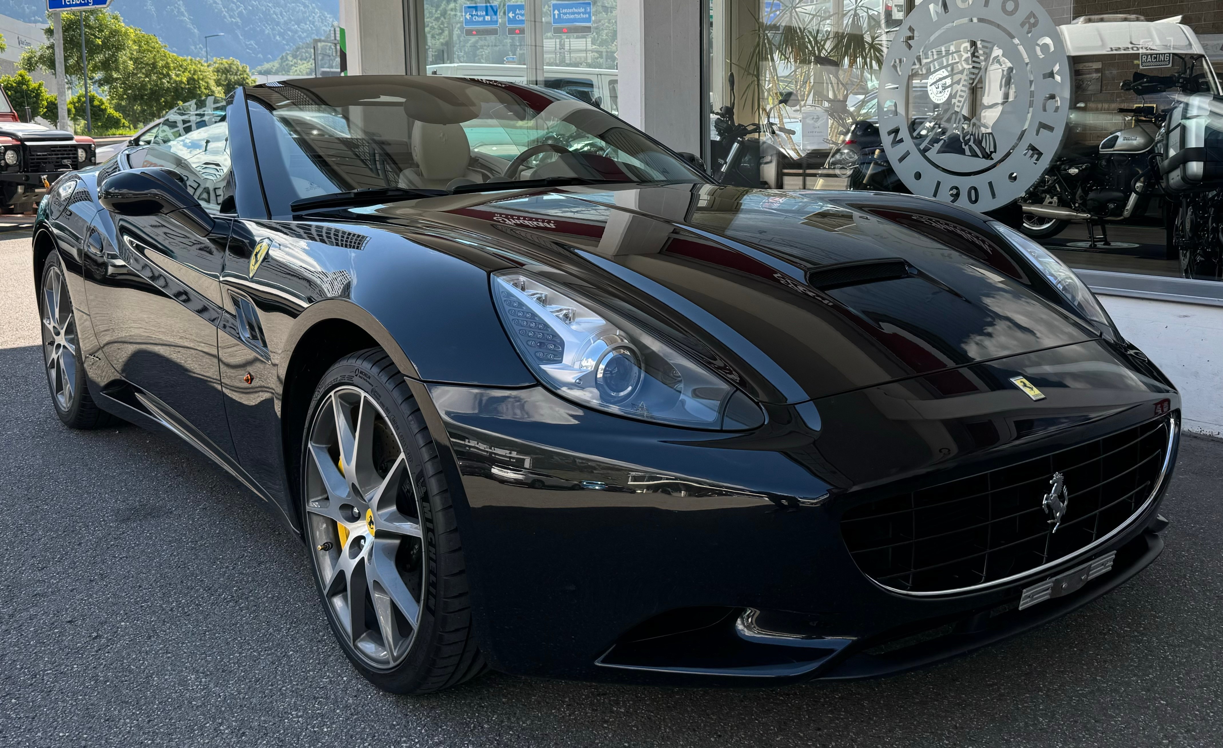 FERRARI California 4.3 V8